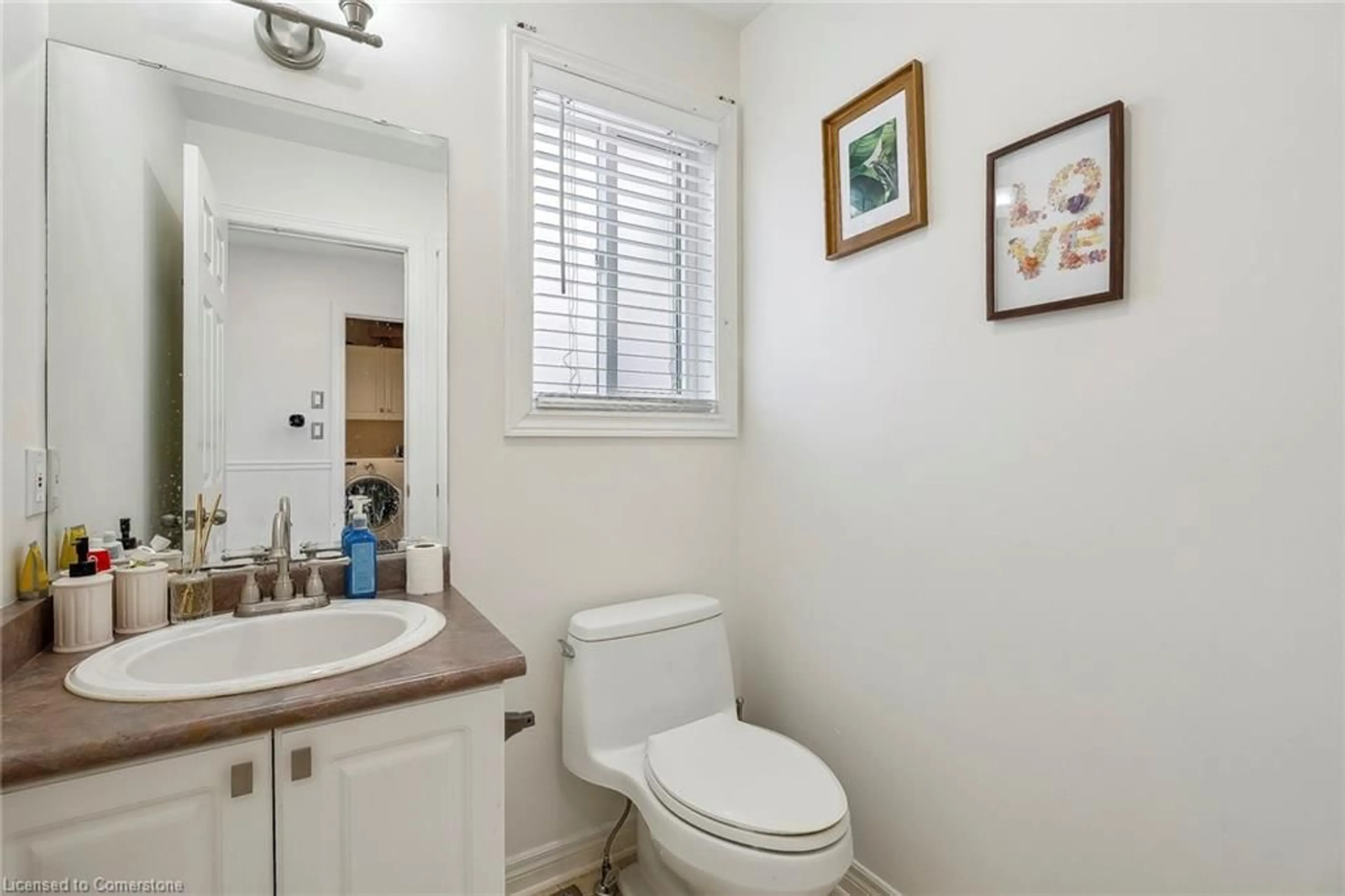 Standard bathroom, ceramic/tile floor for 50 Raspberry Trail, Thorold Ontario L2V 5E3