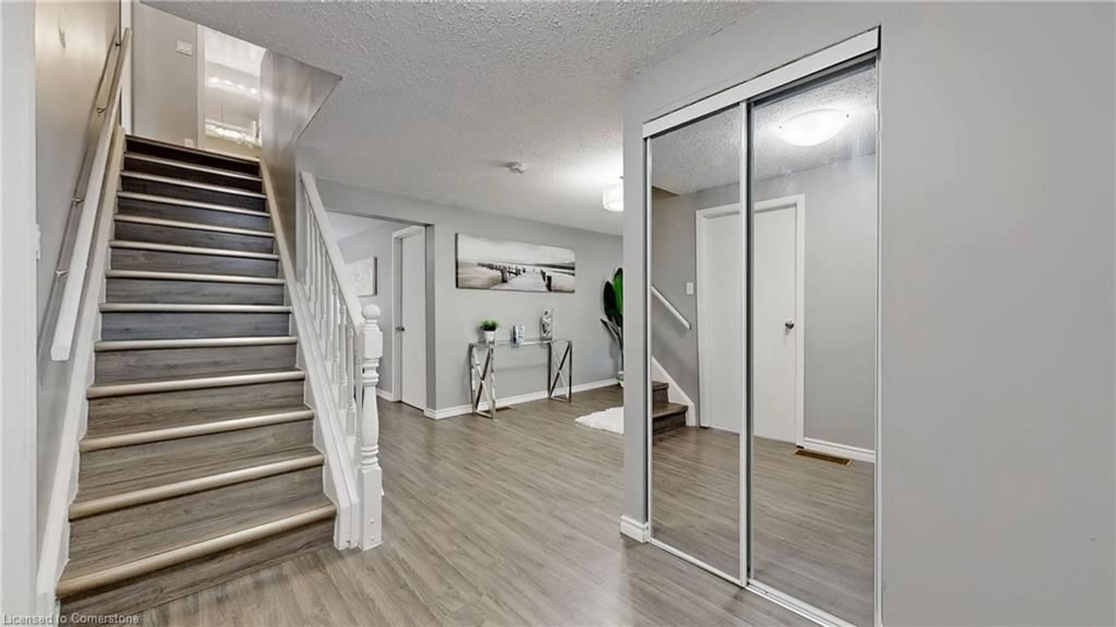 Indoor entryway for 23 Briarlea Rd, Guelph Ontario N1G 3H4