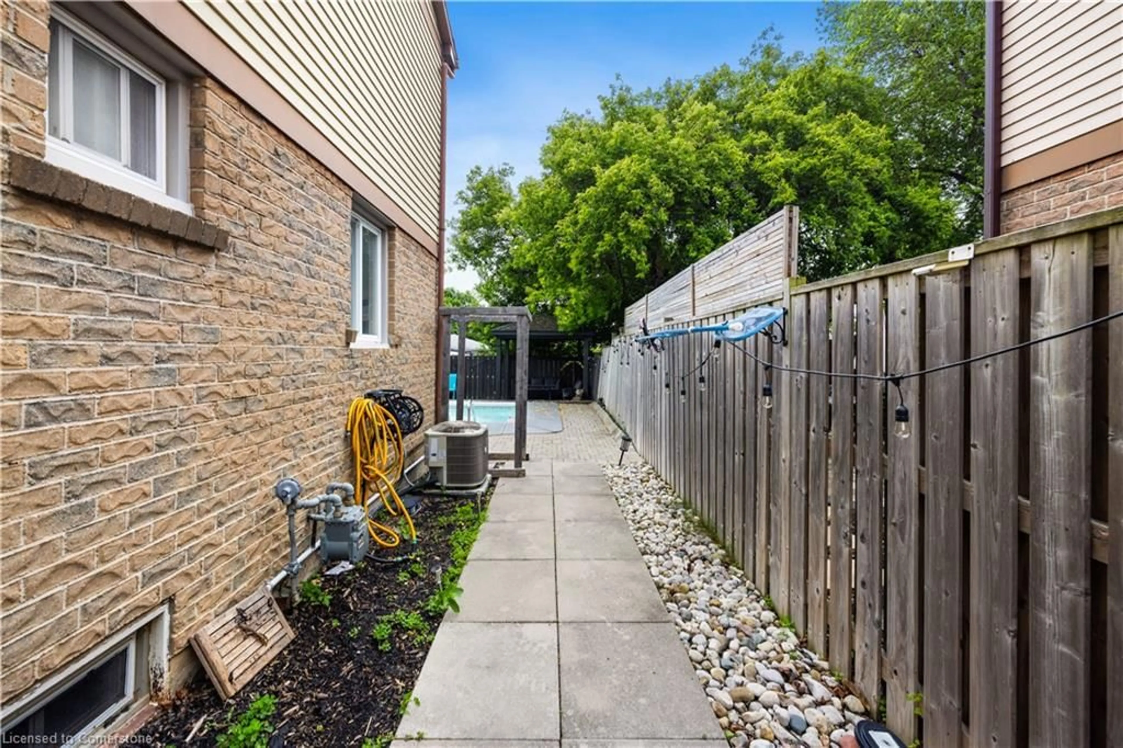 Patio, street for 578 Laurier Ave, Milton Ontario L9T 4G8