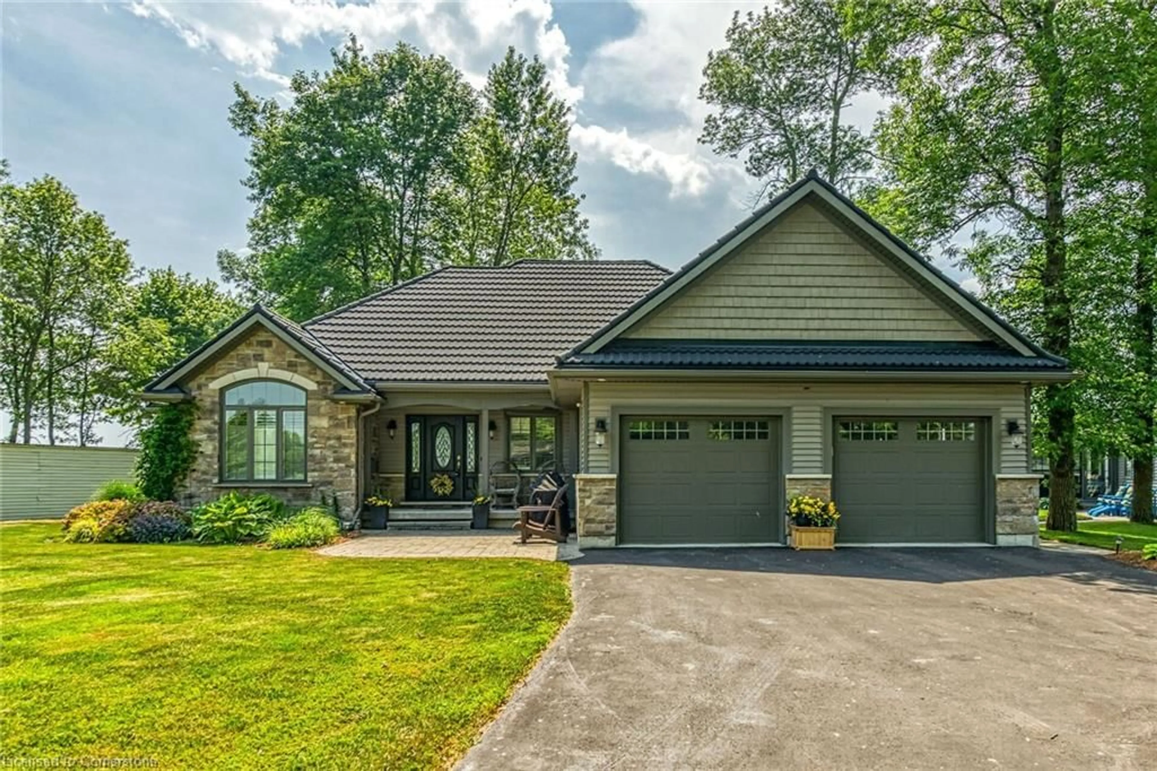Home with brick exterior material, unknown for 17 Bates Lane, Dunnville Ontario N1A 2W8
