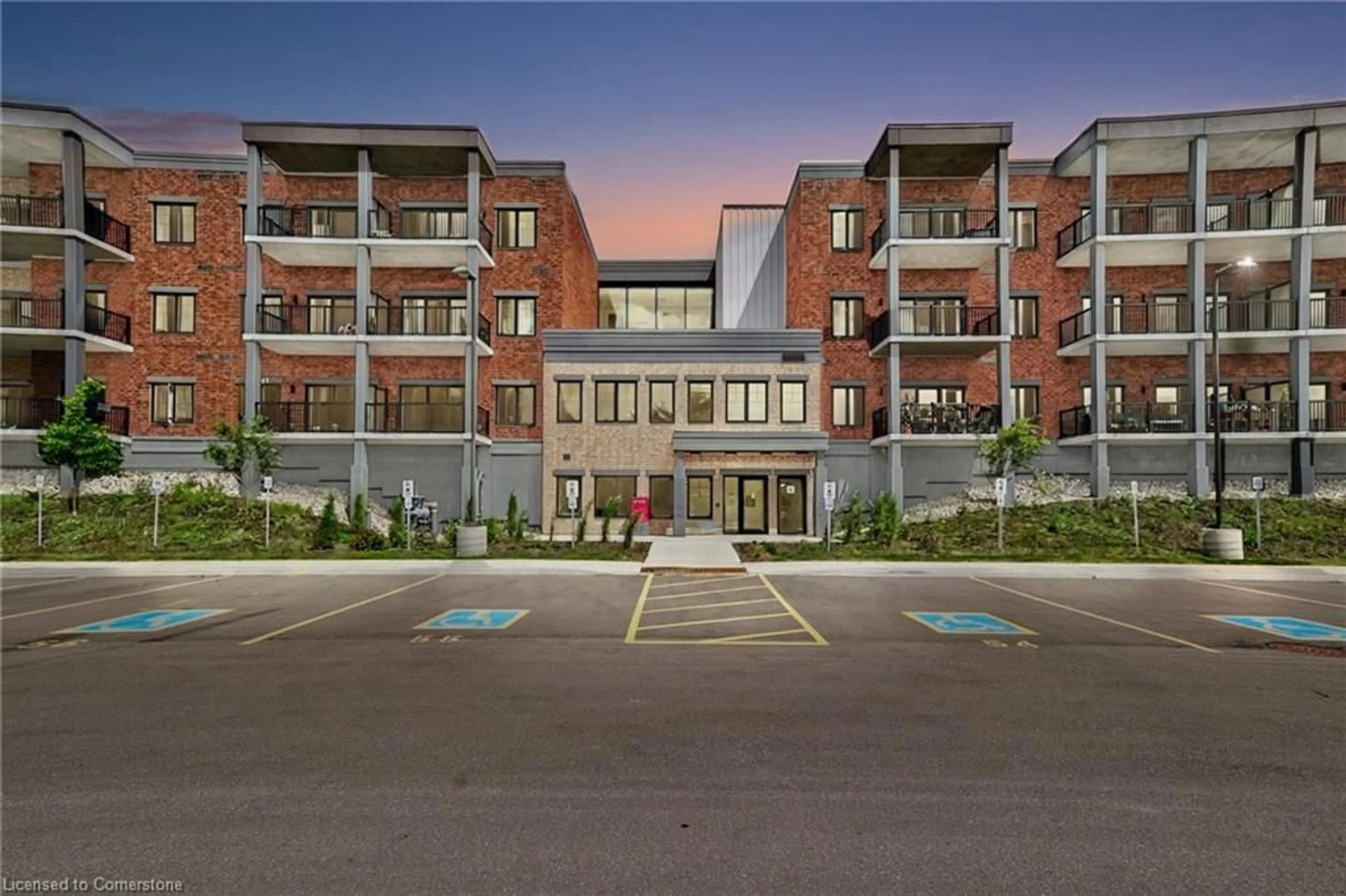 Patio, building for 121 Mary St #402, Creemore Ontario L0M 1G0
