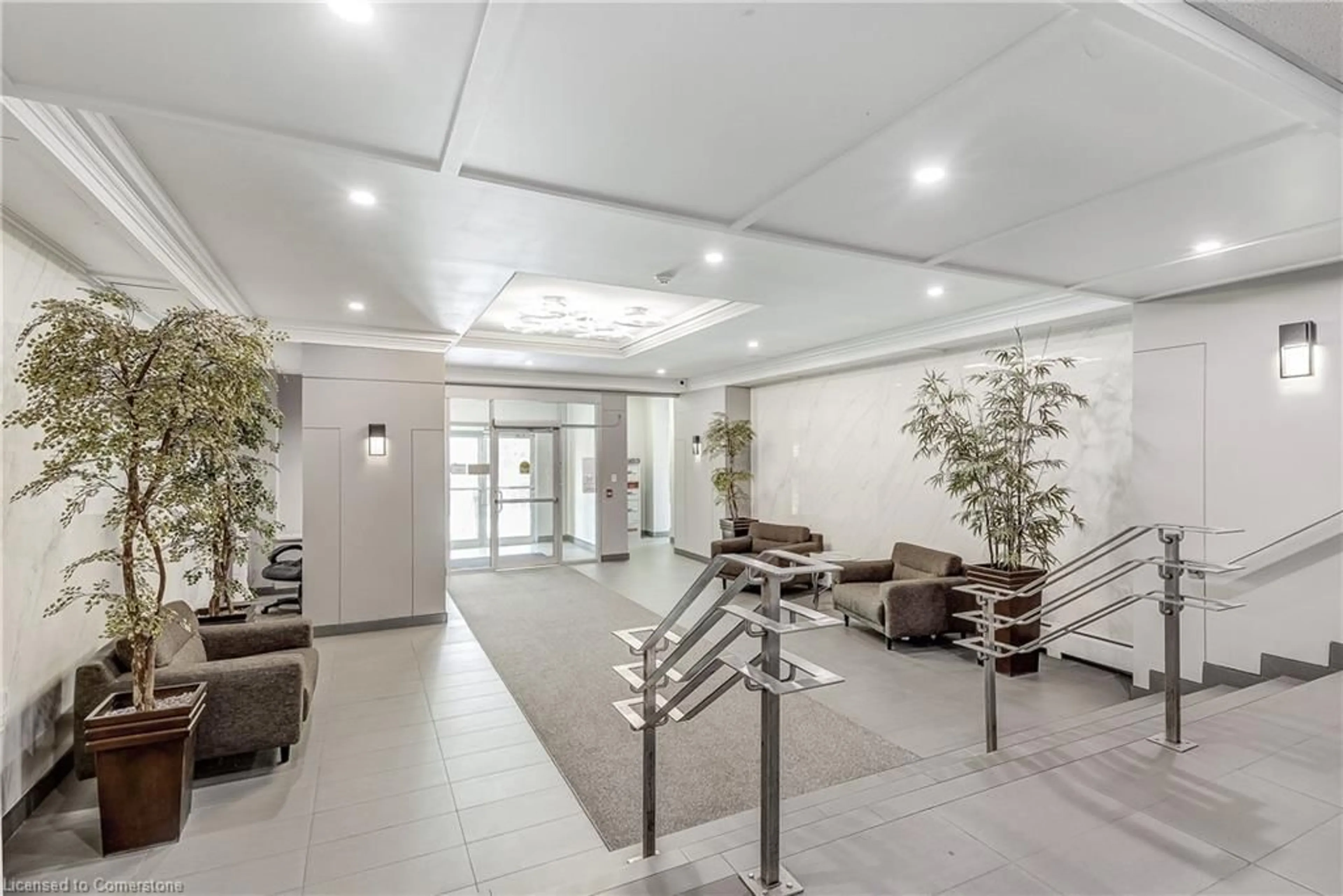 Lobby for 975 Warwick Crt #B1, Burlington Ontario L7T 3Z7