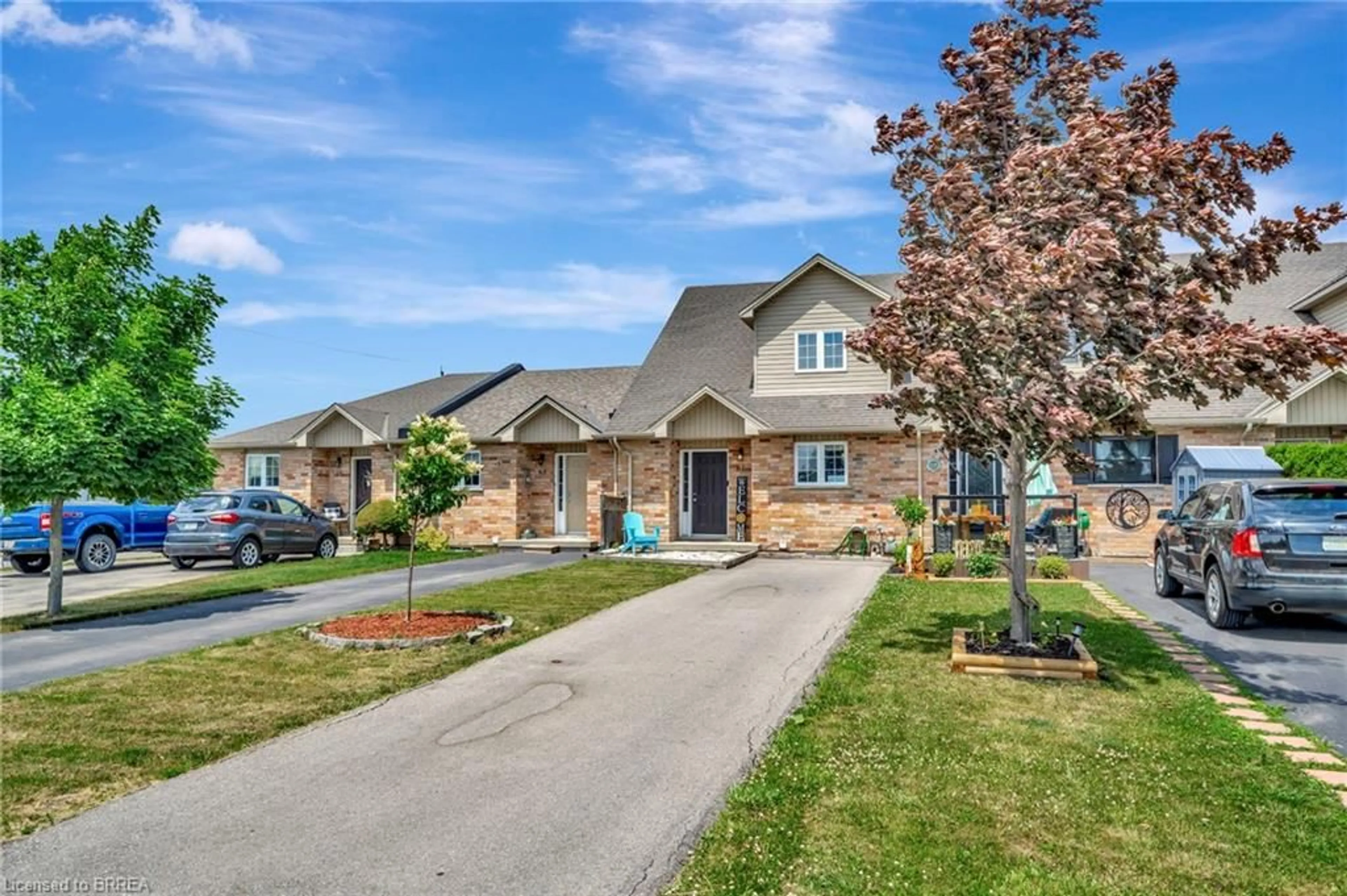 Home with brick exterior material, street for 61 Hudson Dr, Cayuga Ontario N0A 1E0