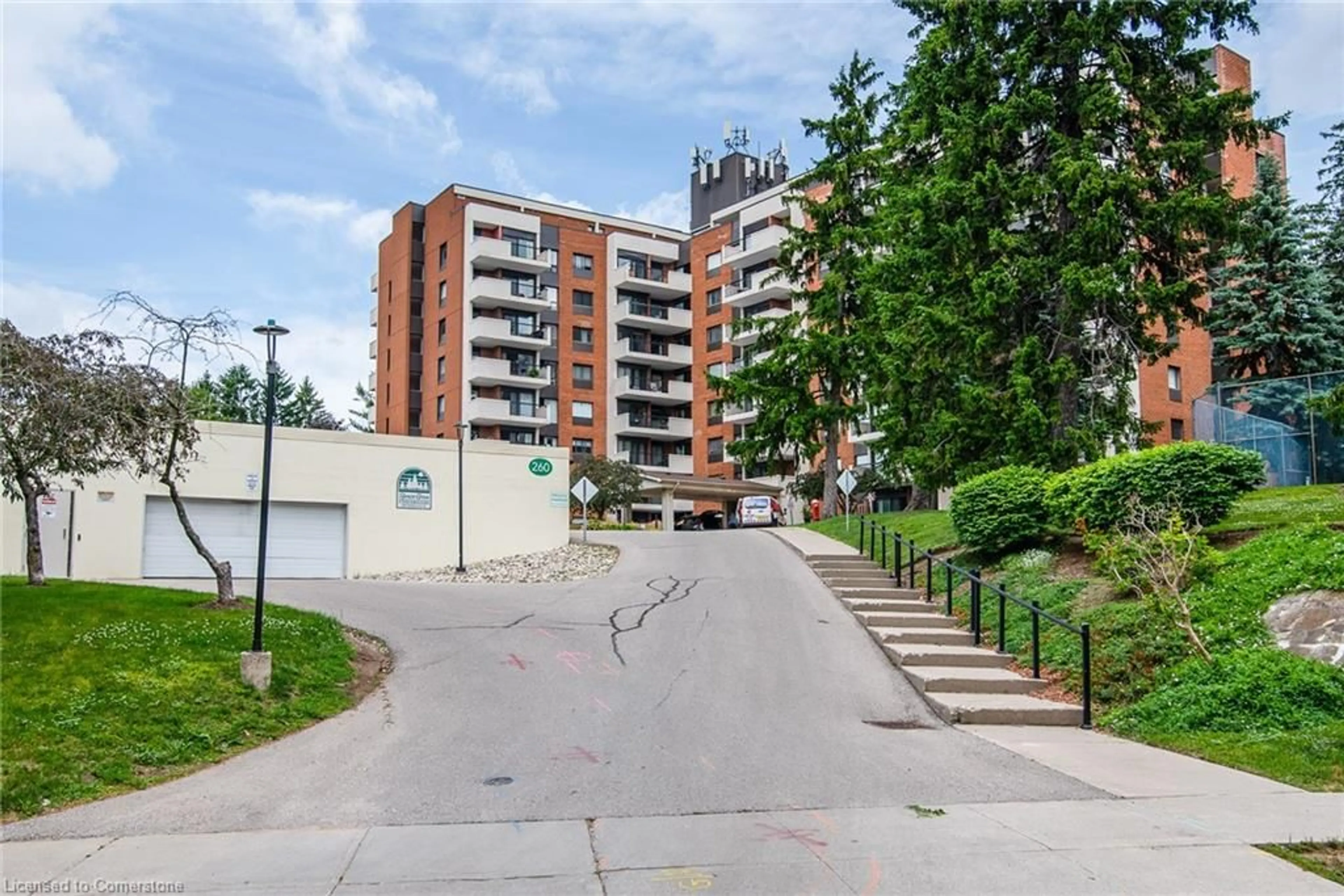 Patio, street for 260 Sheldon Ave #810, Kitchener Ontario N2H 6P2