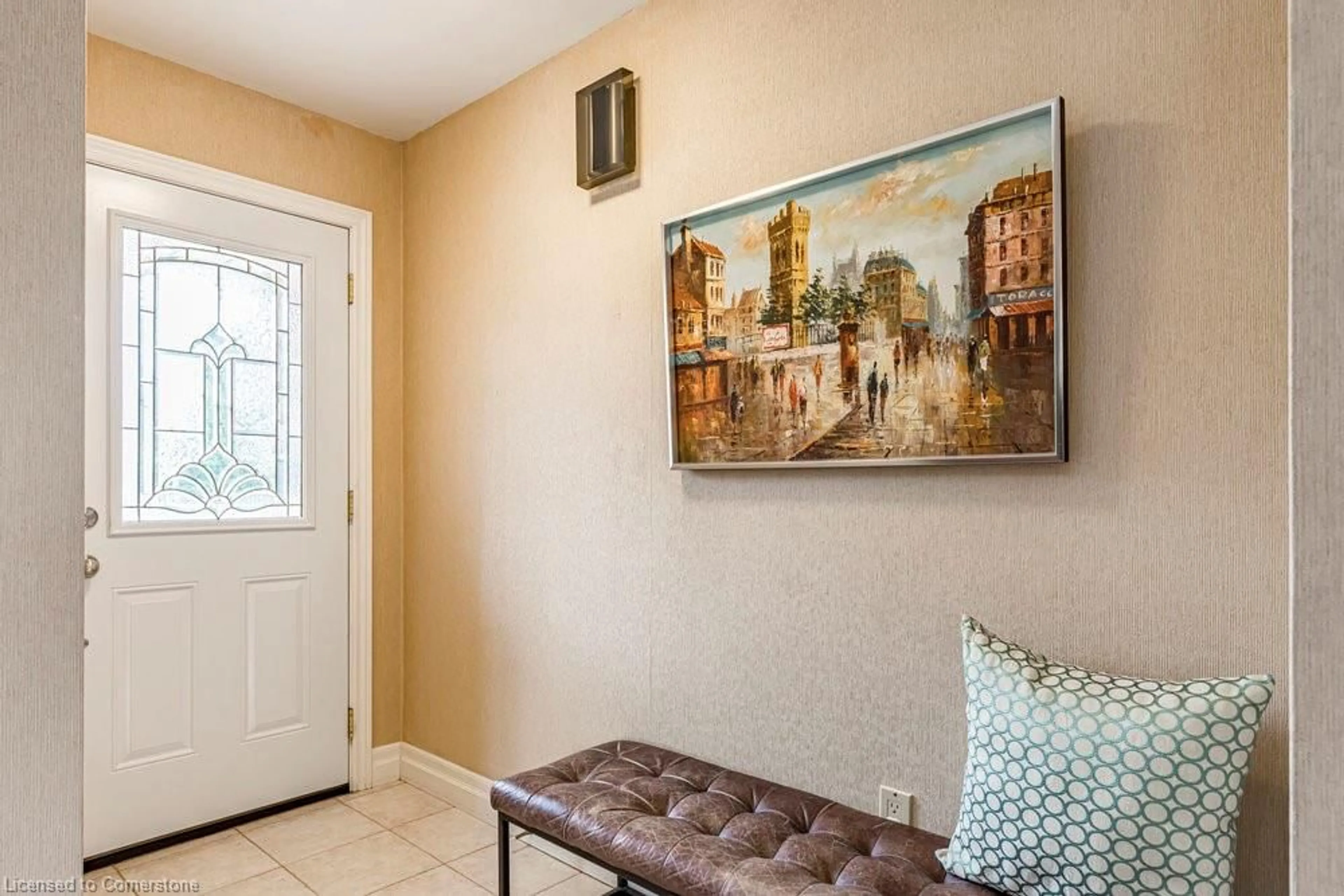 Indoor entryway for 1 Leith Crt, Ancaster Ontario L9G 3V8