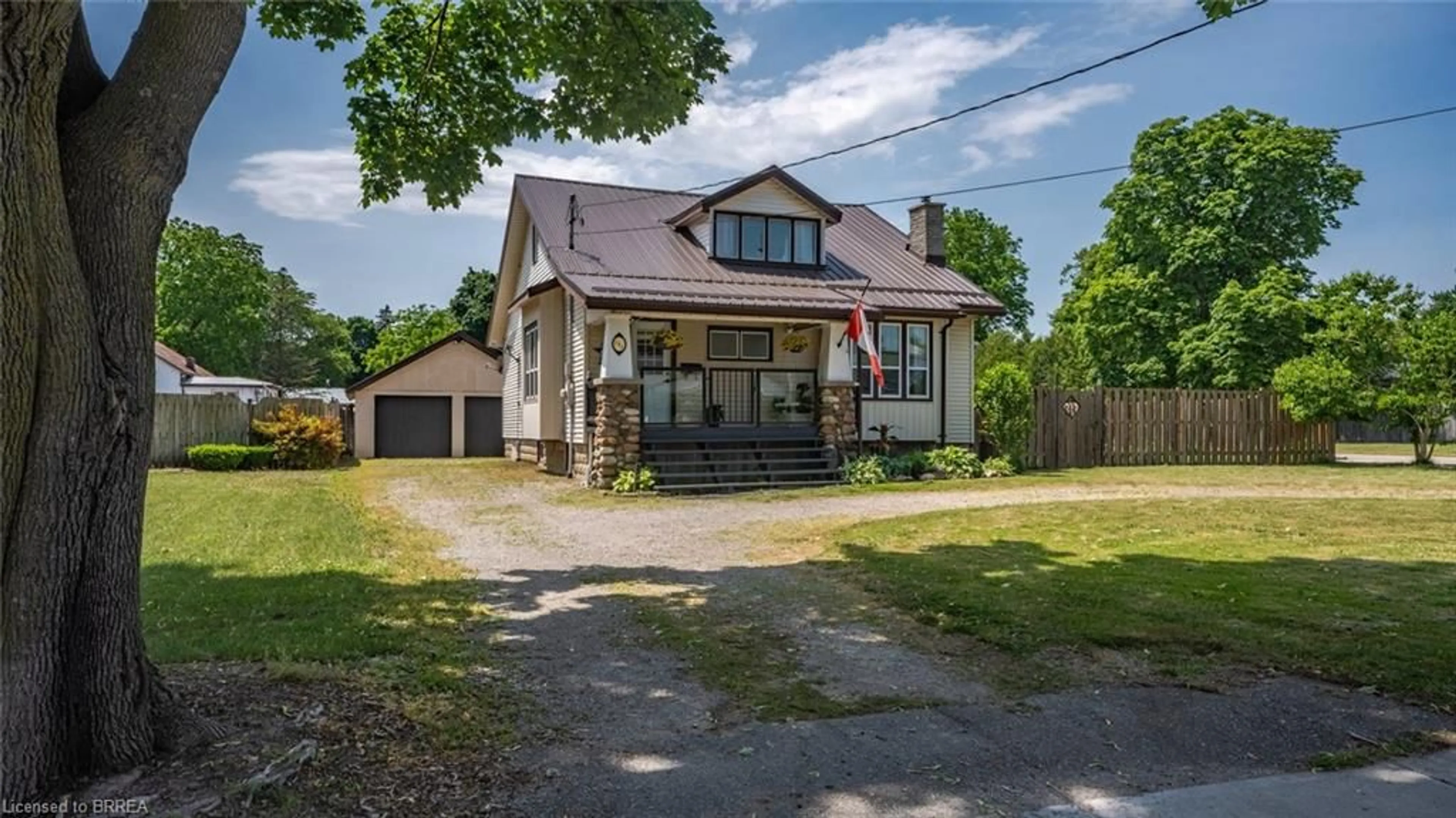 A pic from outside/outdoor area/front of a property/back of a property/a pic from drone, street for 262 John St, Aylmer Ontario N5H 2E2
