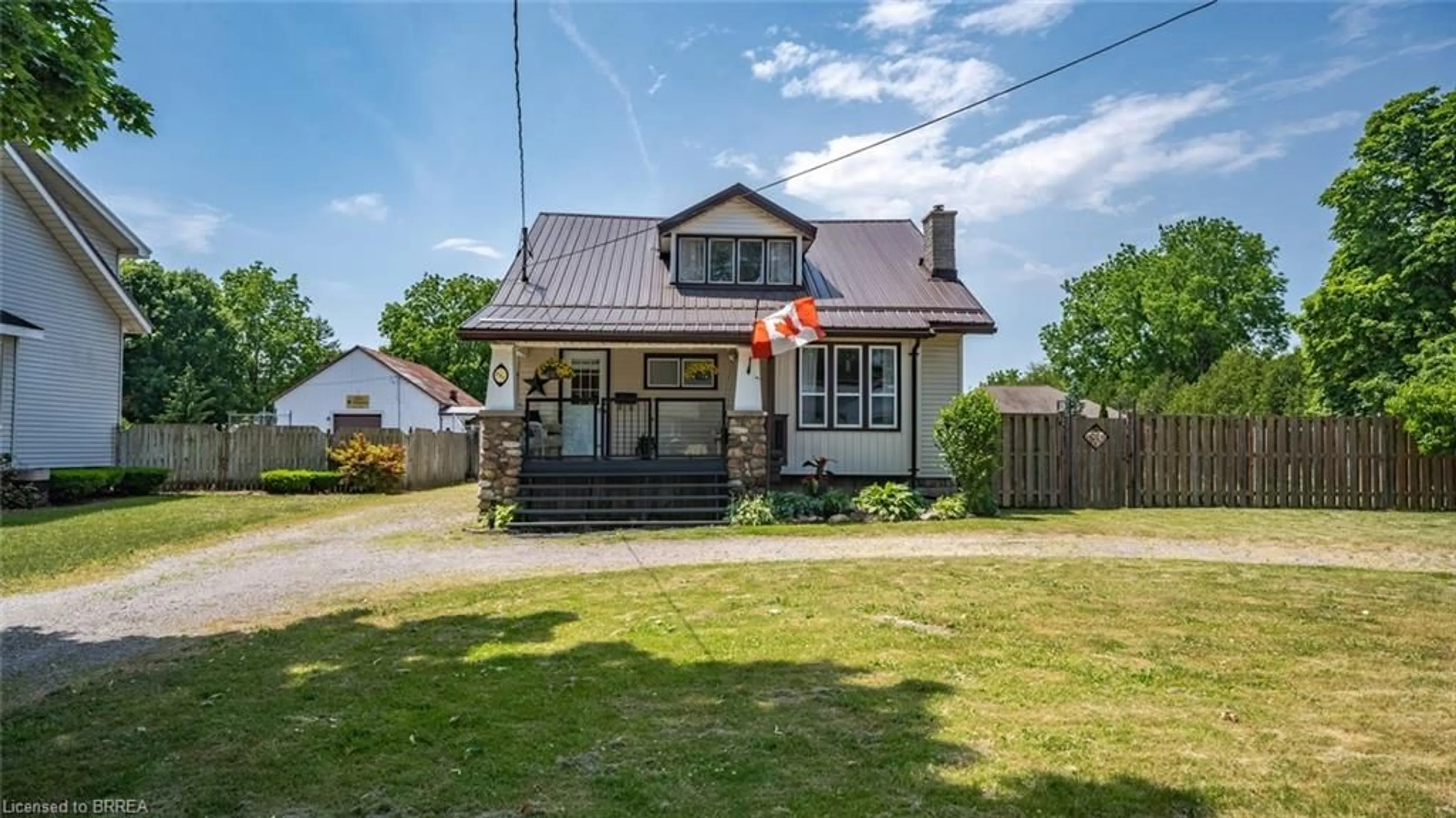 A pic from outside/outdoor area/front of a property/back of a property/a pic from drone, street for 262 John St, Aylmer Ontario N5H 2E2
