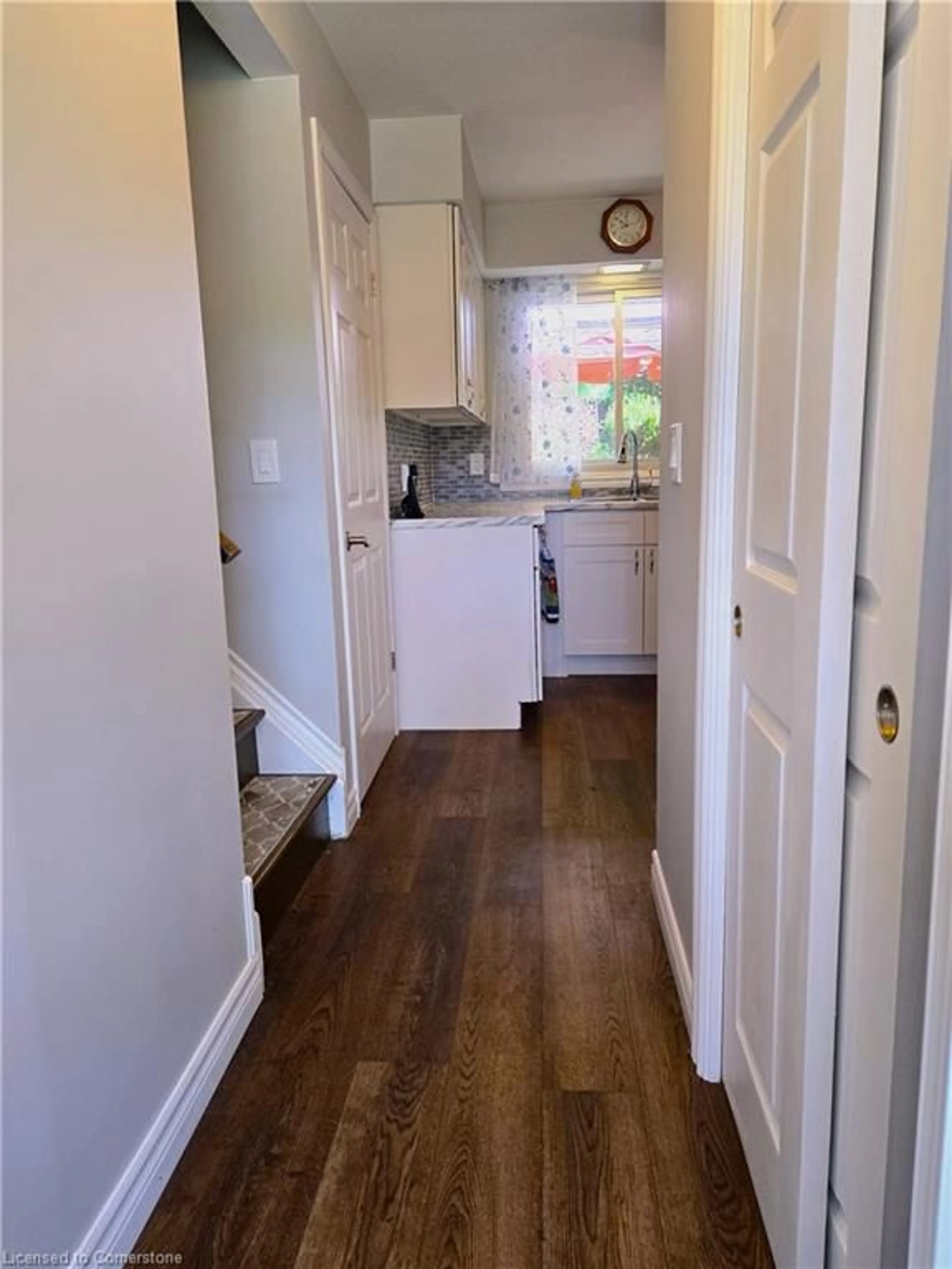A pic of a room for 43 Cherry St, Simcoe Ontario N3Y 1B3