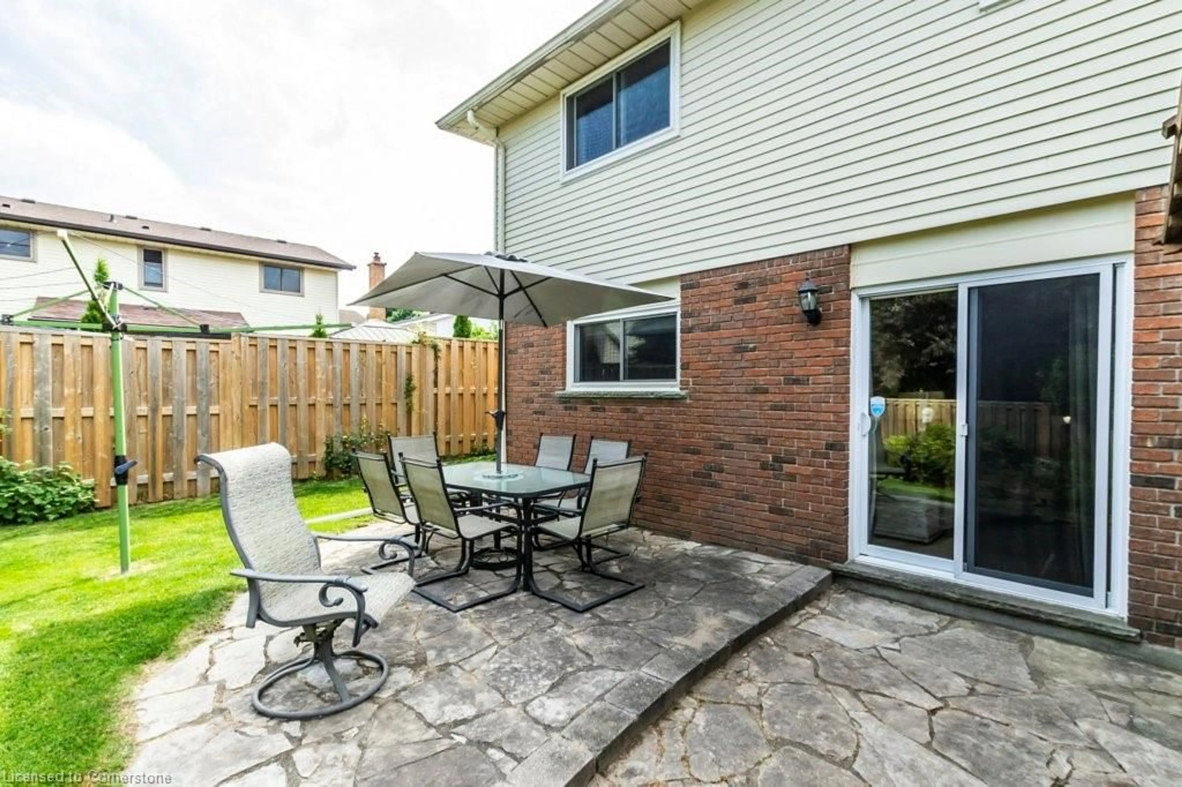 Patio, street for 69 Lanark Cres, Kitchener Ontario N2N 2R7
