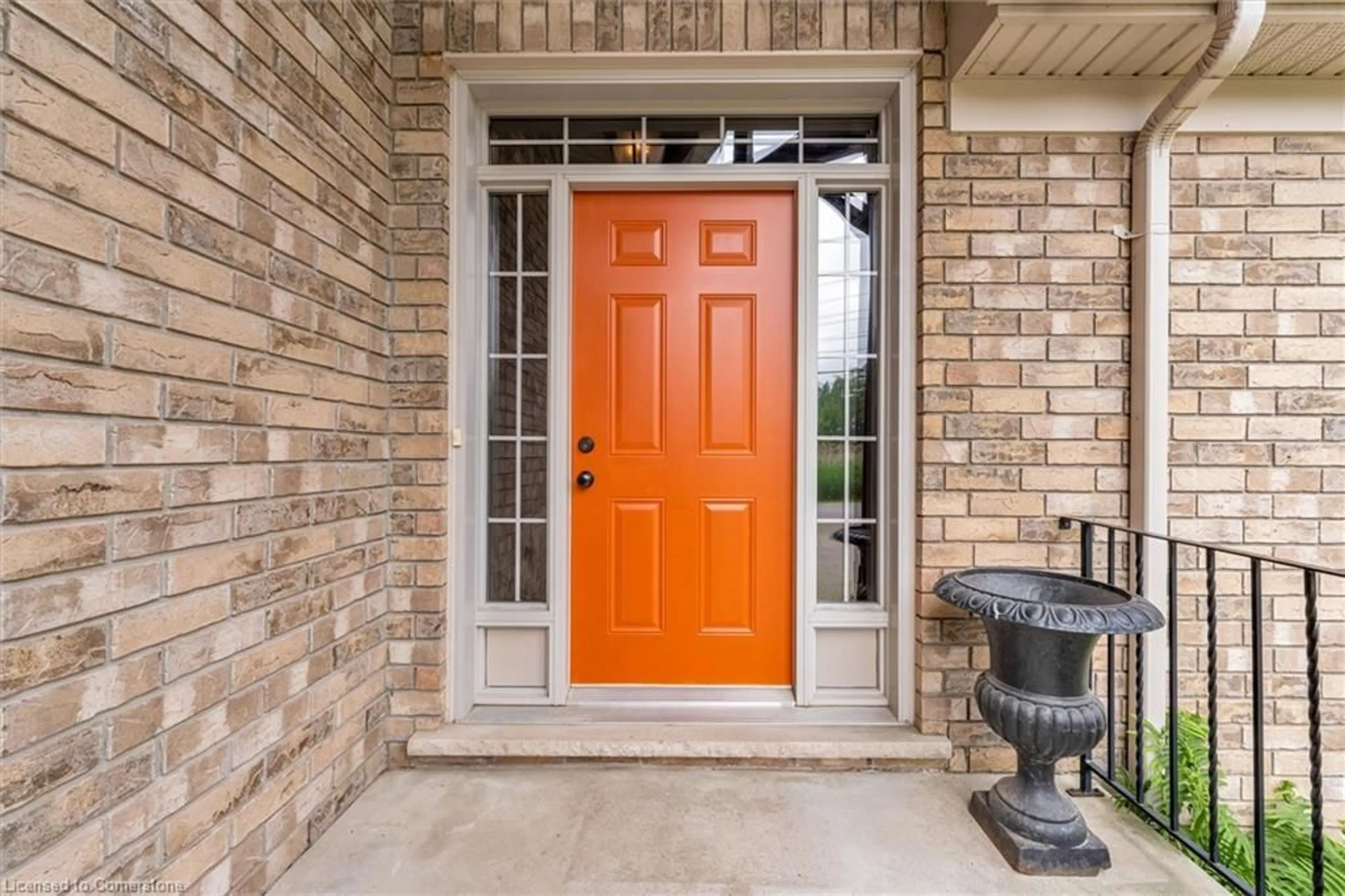 Indoor entryway for 635 Millgrove Side Road, Waterdown Ontario L8B 0W7