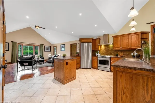 Additional property image - 635 Millgrove Side Road