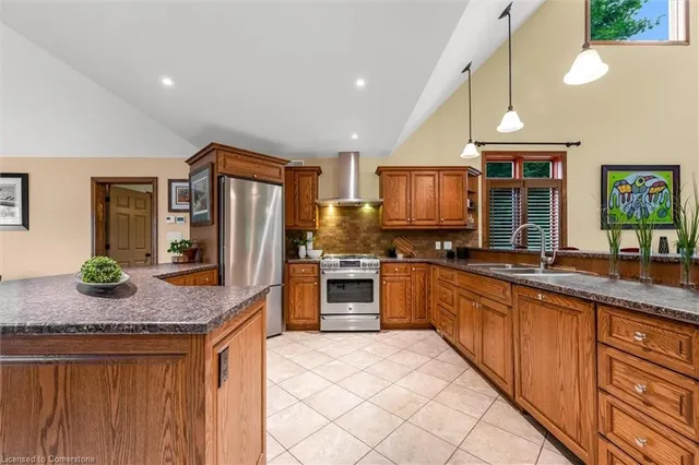 Additional property image - 635 Millgrove Side Road