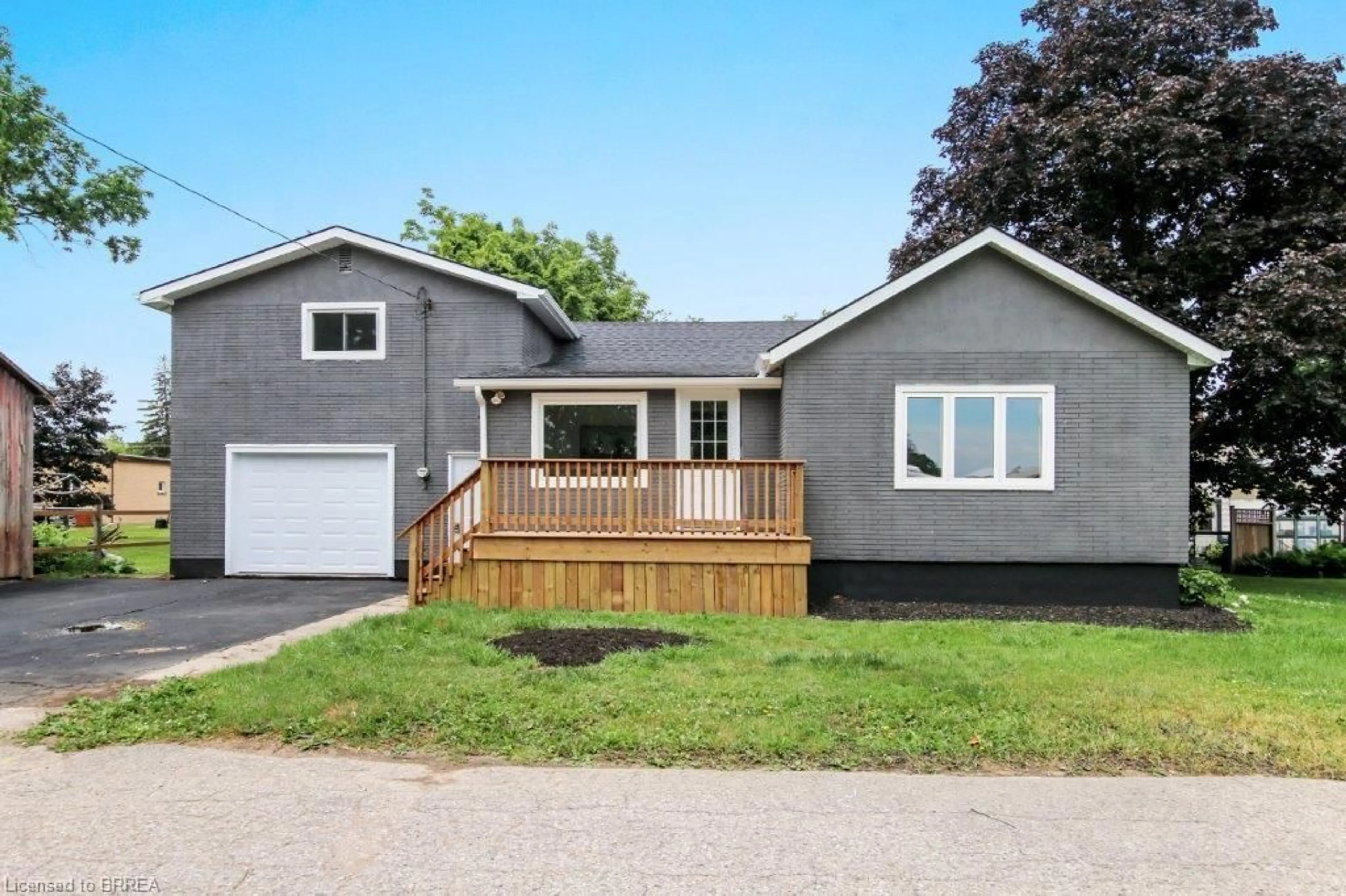 Home with vinyl exterior material, street for 8 Rolph St, Brownsville Ontario N0L 1C0