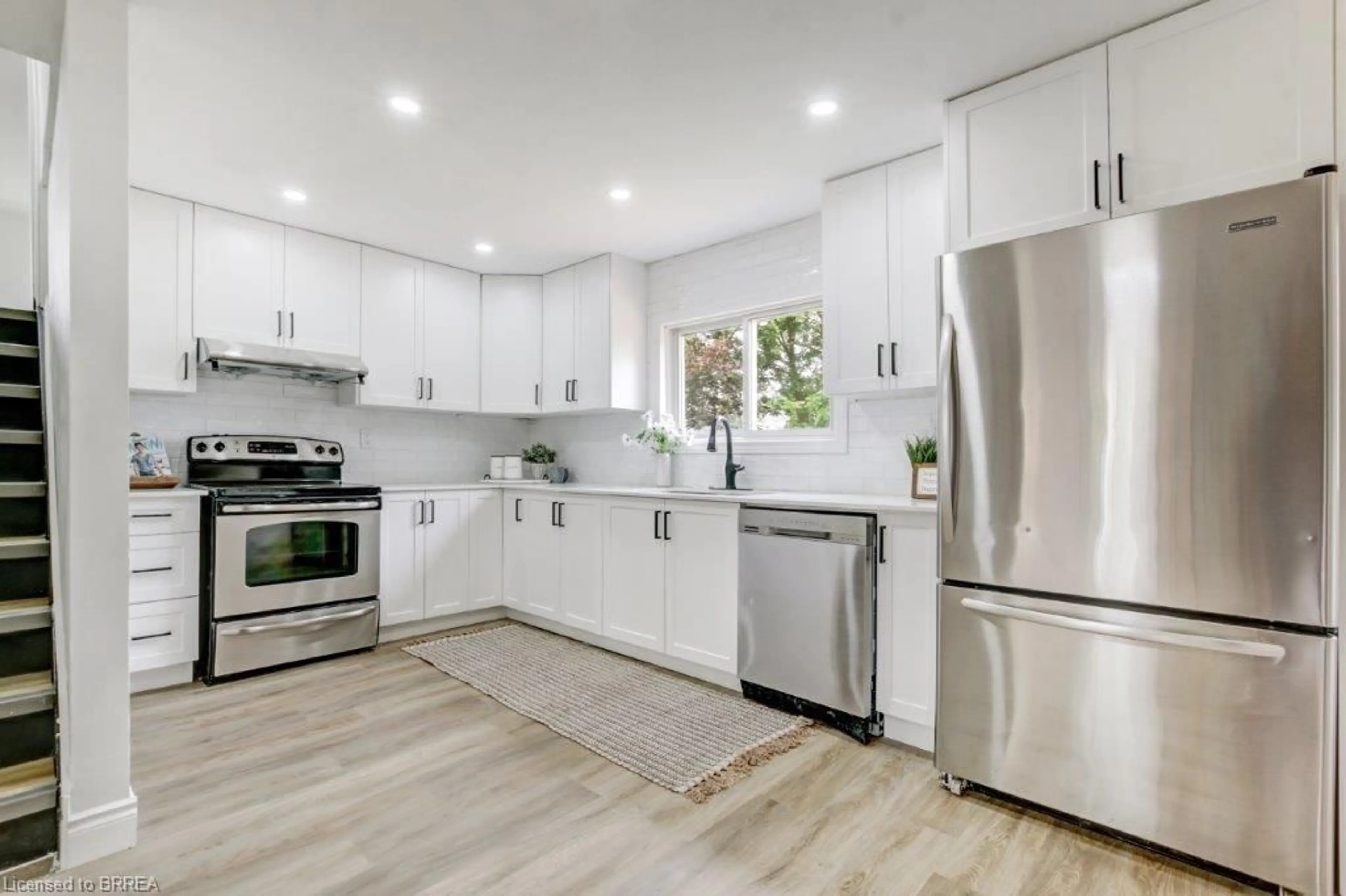 Open concept kitchen, unknown for 8 Rolph St, Brownsville Ontario N0L 1C0