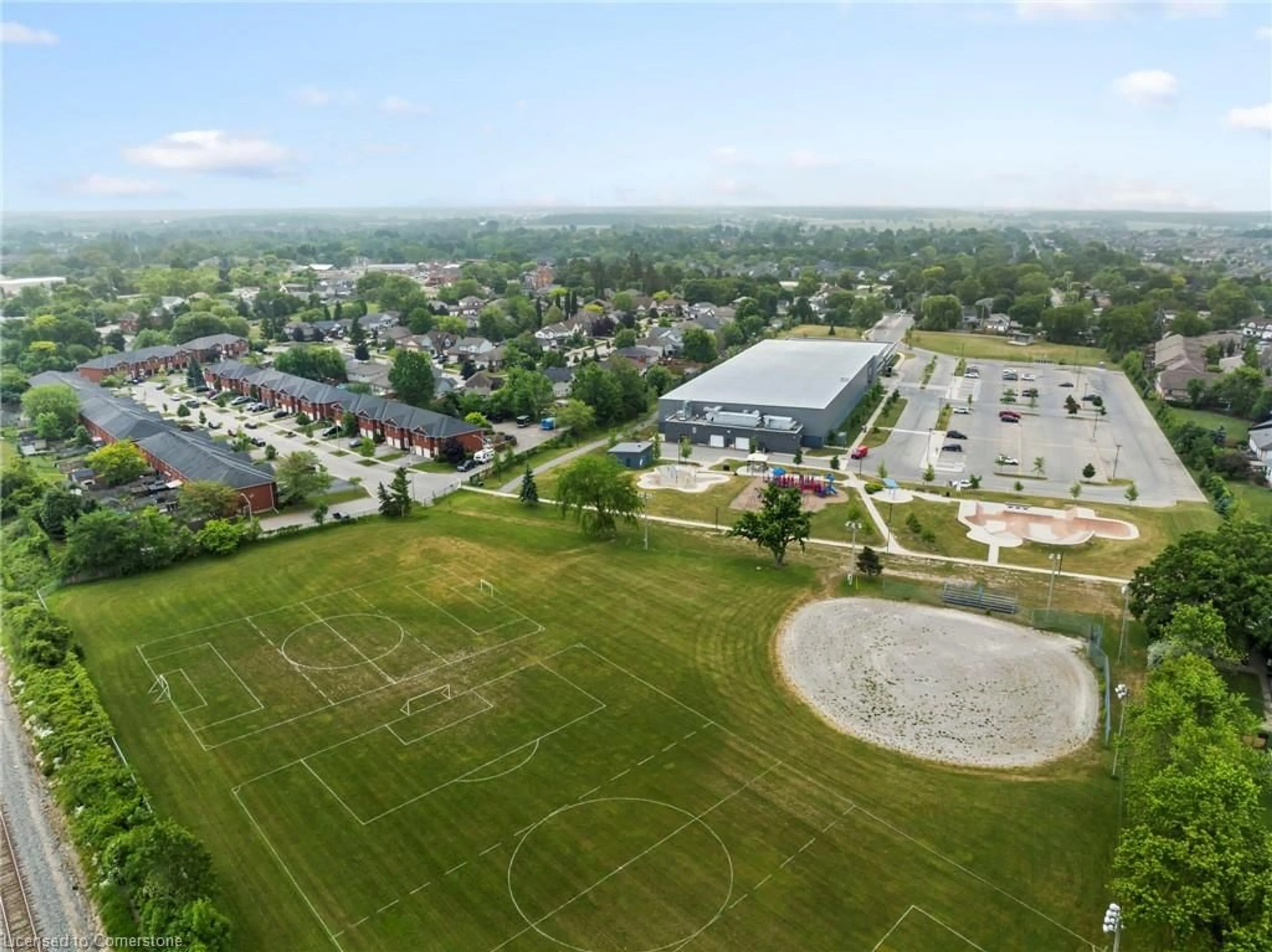 A pic from outside/outdoor area/front of a property/back of a property/a pic from drone, mountain view for 49 Swayze Crt, Smithville Ontario L0R 2A0
