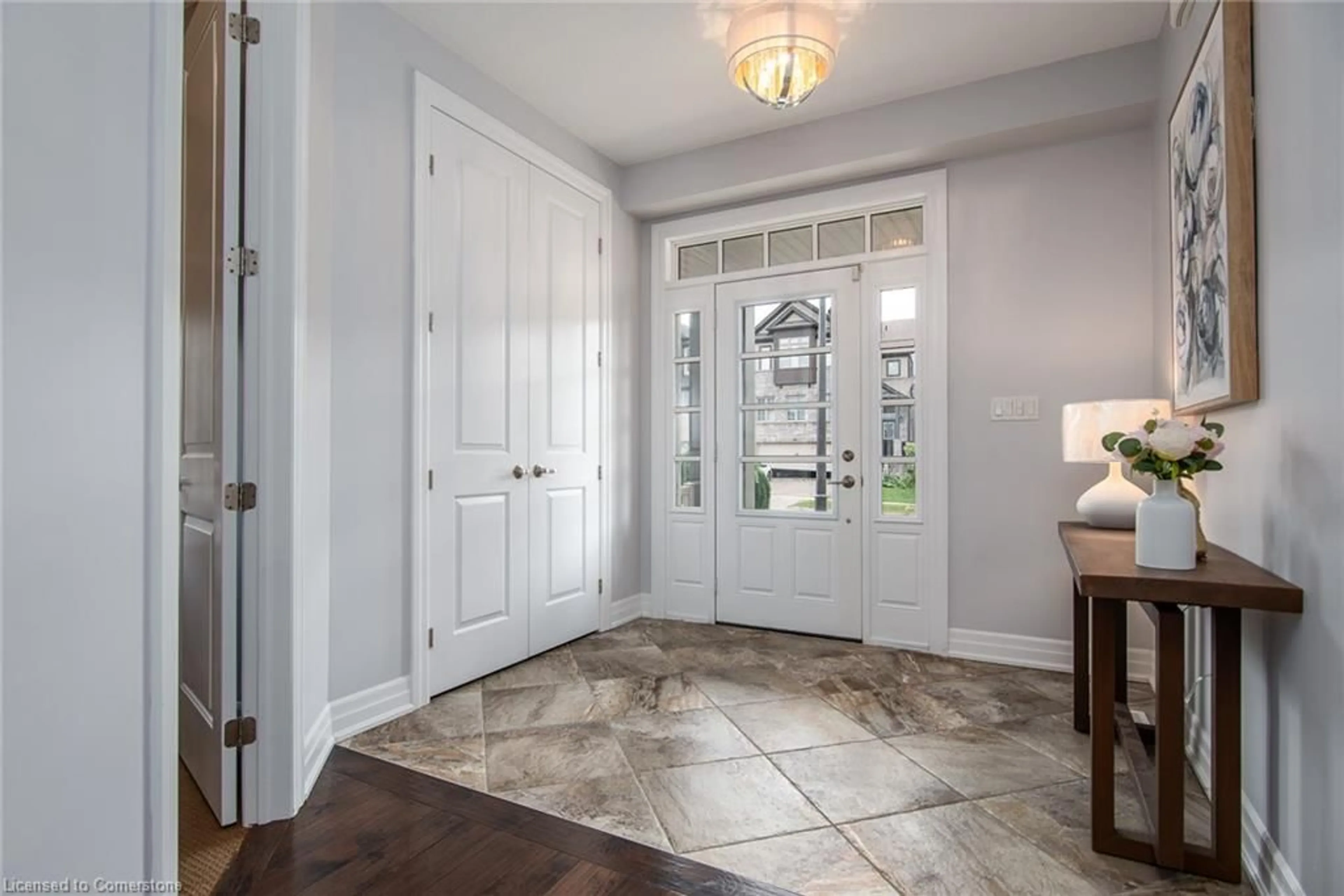 Indoor entryway for 554 Sundew Dr, Waterloo Ontario N2V 0B8