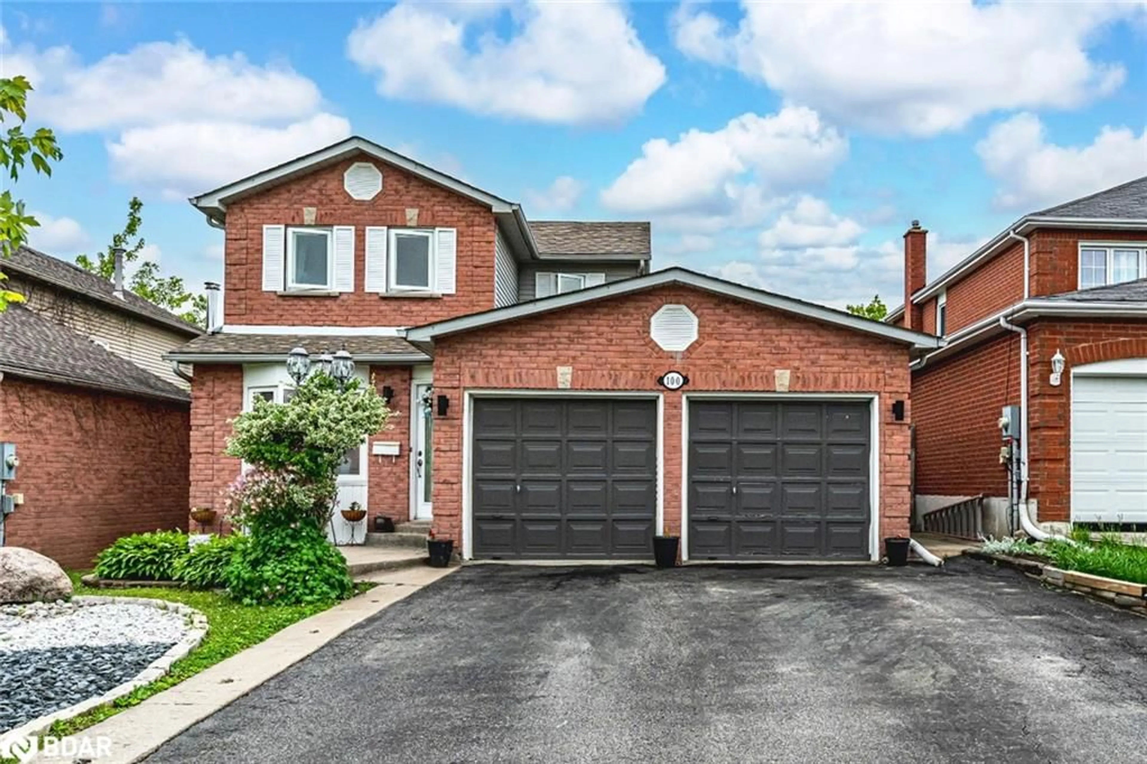 Home with brick exterior material, street for 100 Cardinal St, Barrie Ontario L4M 6G1