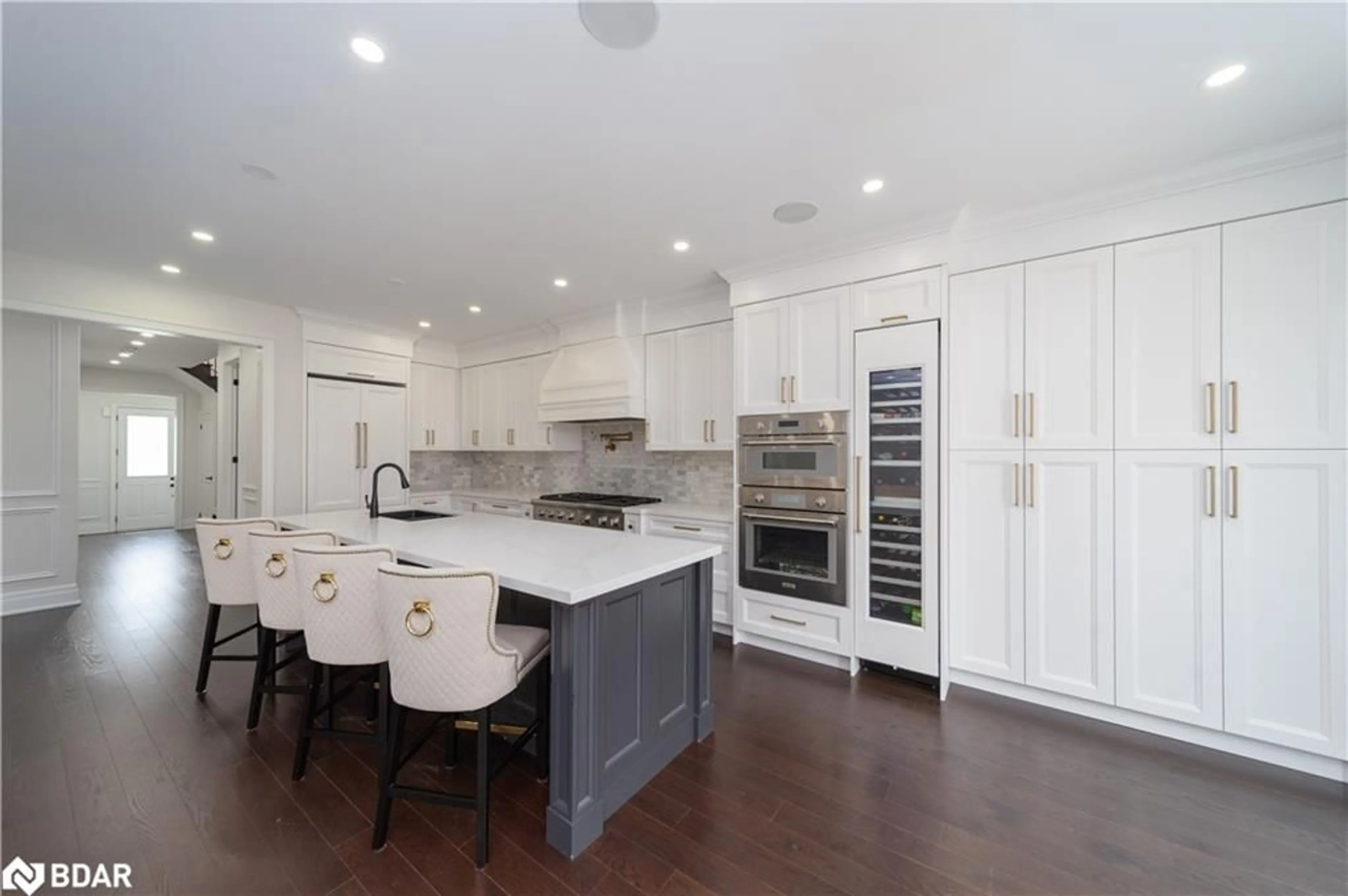 Contemporary kitchen, unknown for 7 Bannister Road, Barrie Ontario L9J 0L4