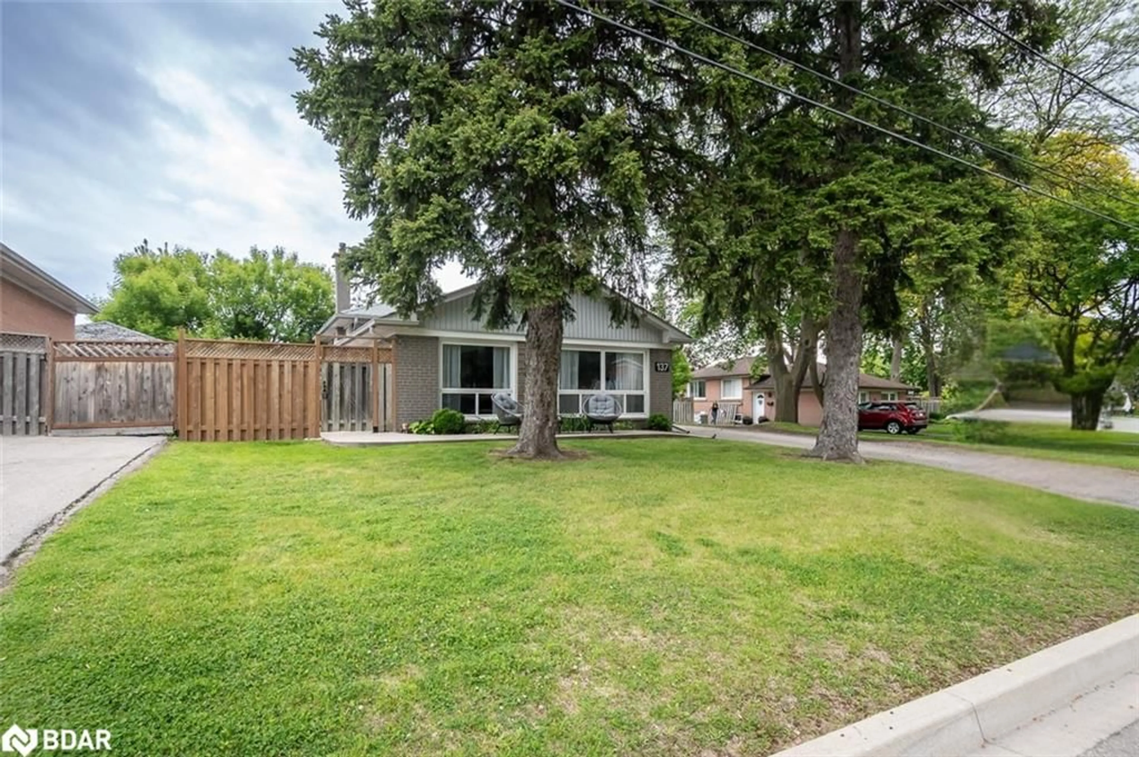 Unknown for 137 Wakefield Rd, Milton Ontario L9T 2L7