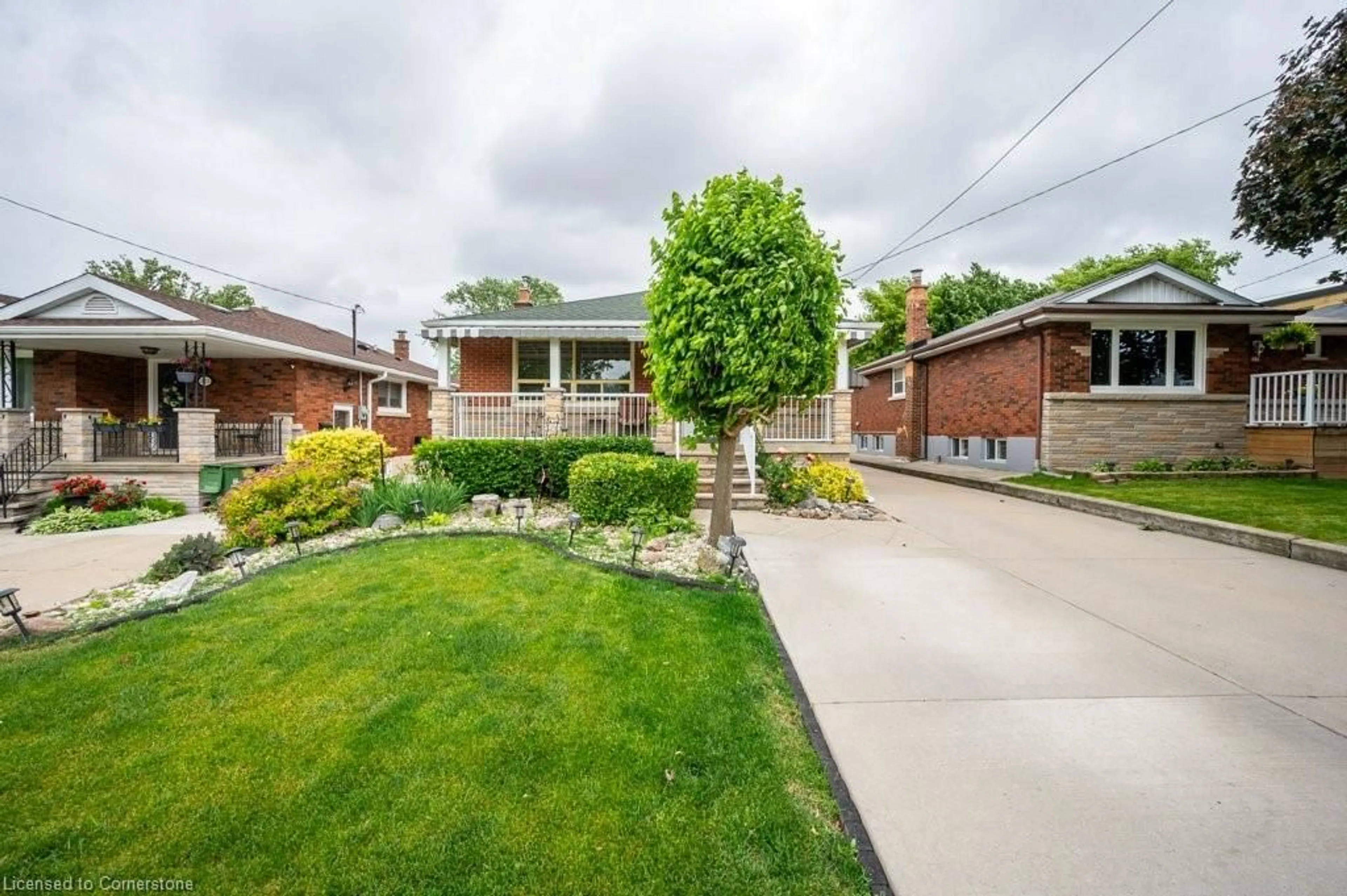 Unknown for 327 East 42nd St, Hamilton Ontario L8T 3A6
