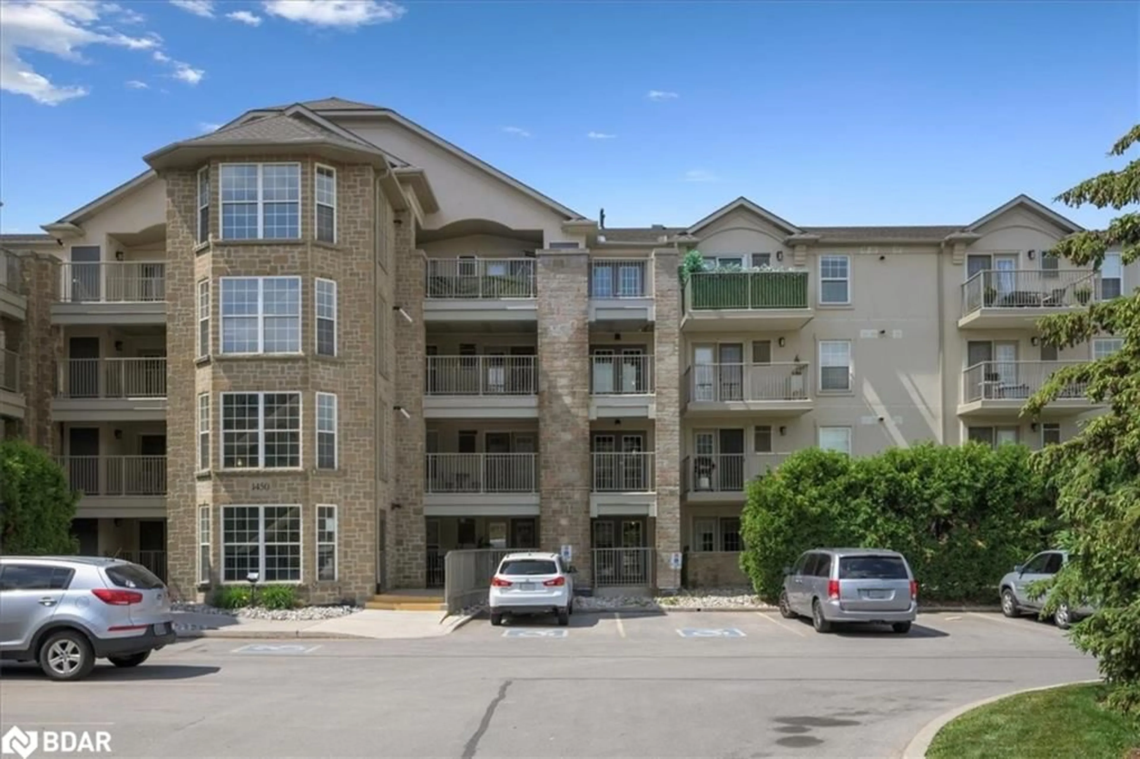 A pic from outside/outdoor area/front of a property/back of a property/a pic from drone, unknown for 1450 Bishops Gate #105, Oakville Ontario L6M 4N1