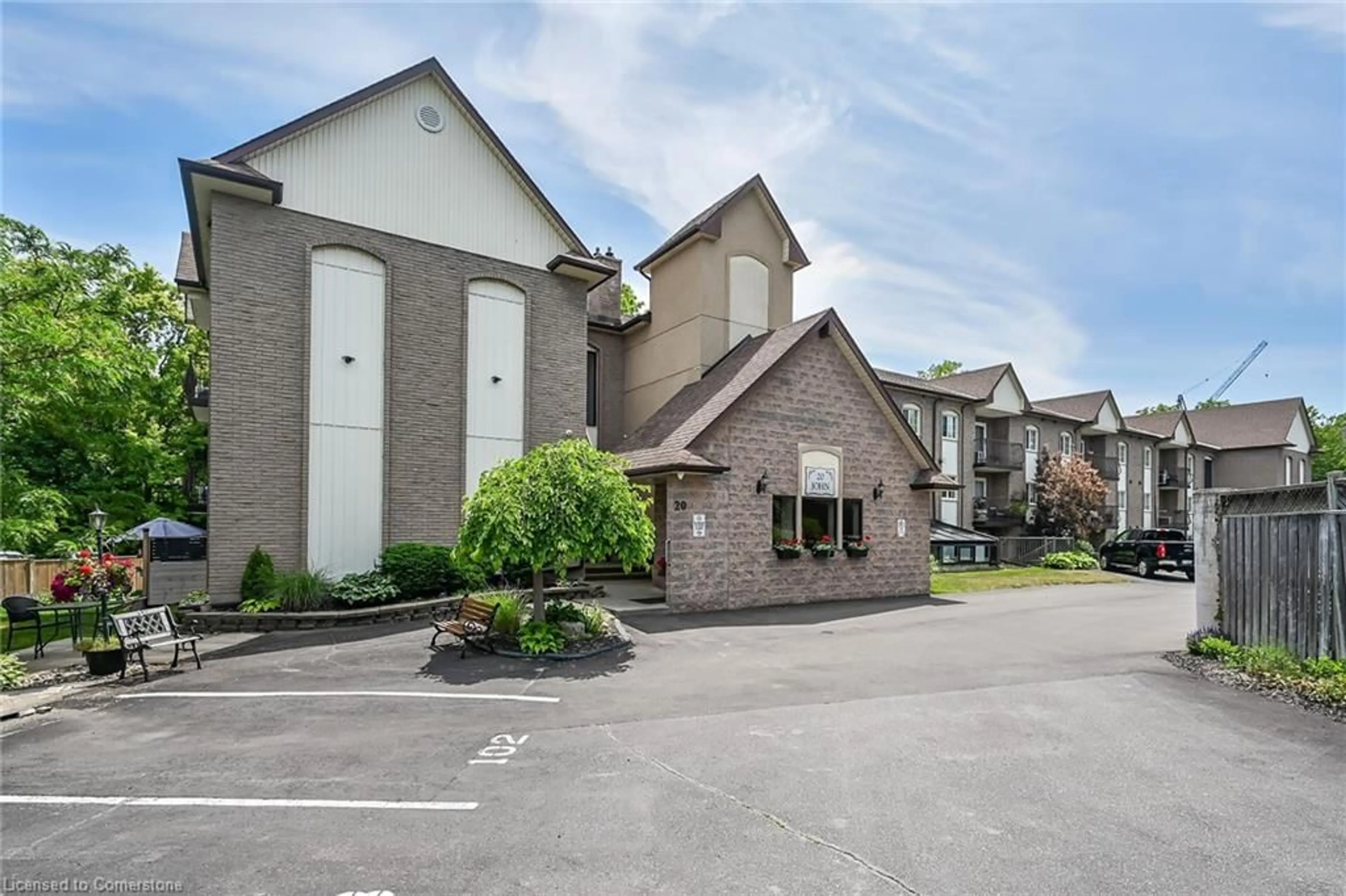 Patio, unknown for 20 John St #207, Grimsby Ontario L3M 1X5