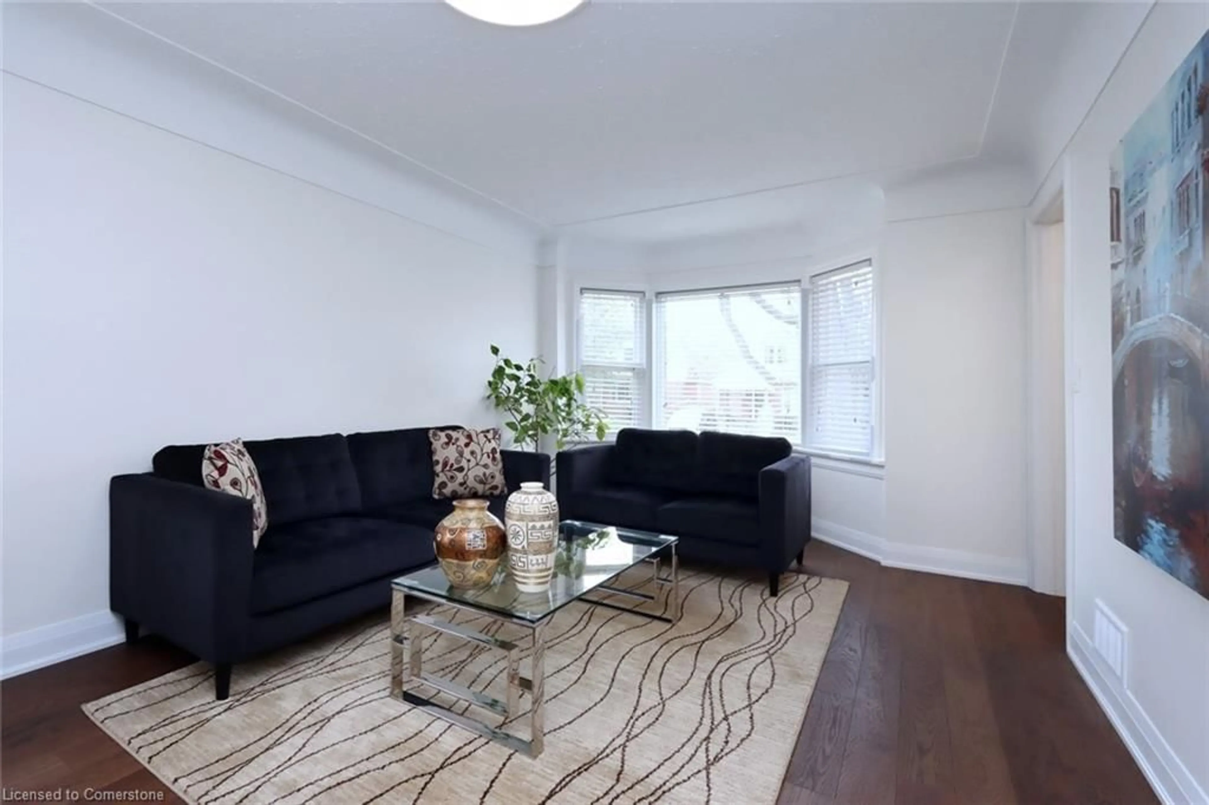 Living room with furniture, unknown for 255 East 11th St, Hamilton Ontario L9A 3T8