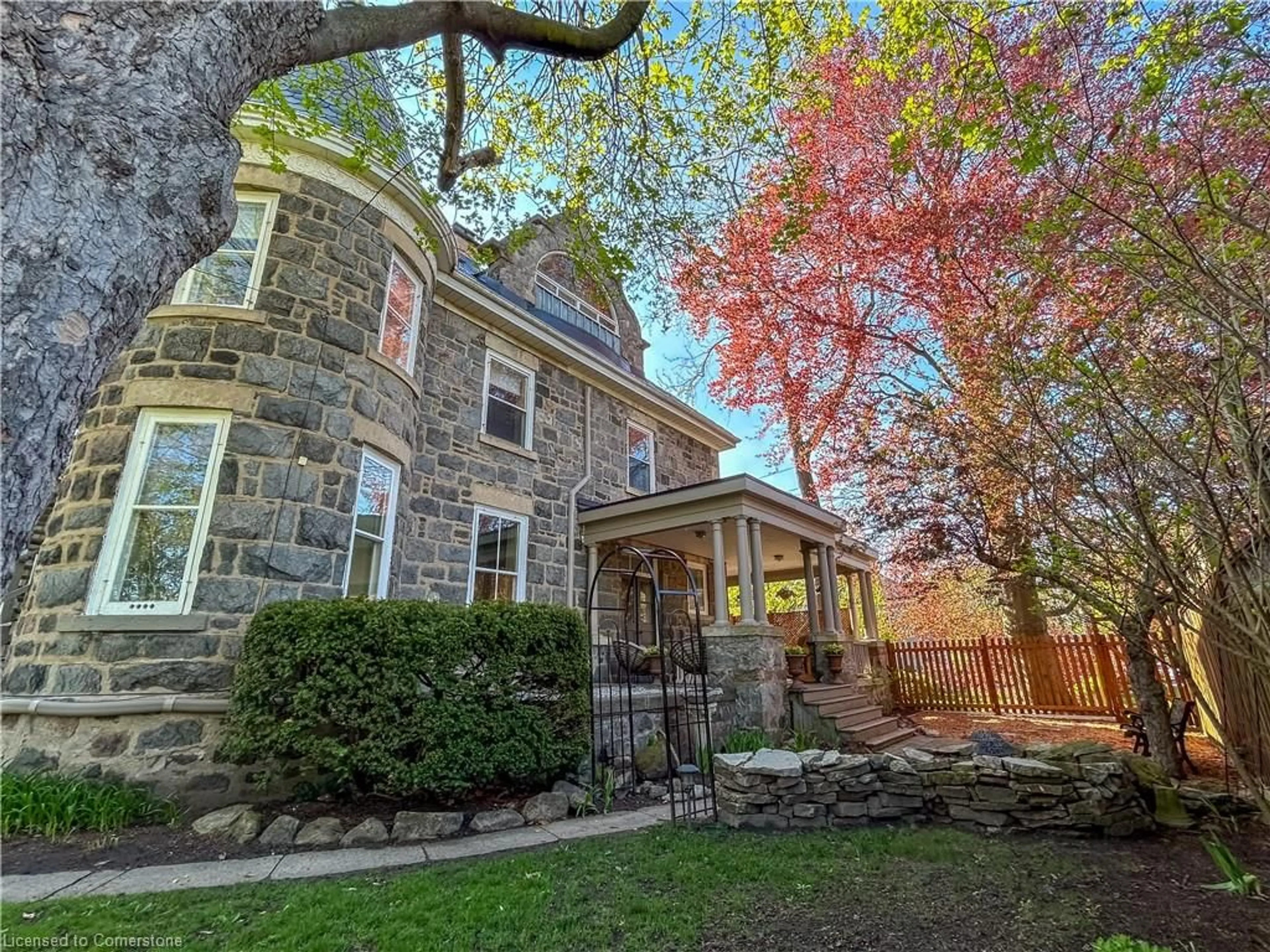 Home with brick exterior material, street for 54 Bruce St, Cambridge Ontario N1R 2E3