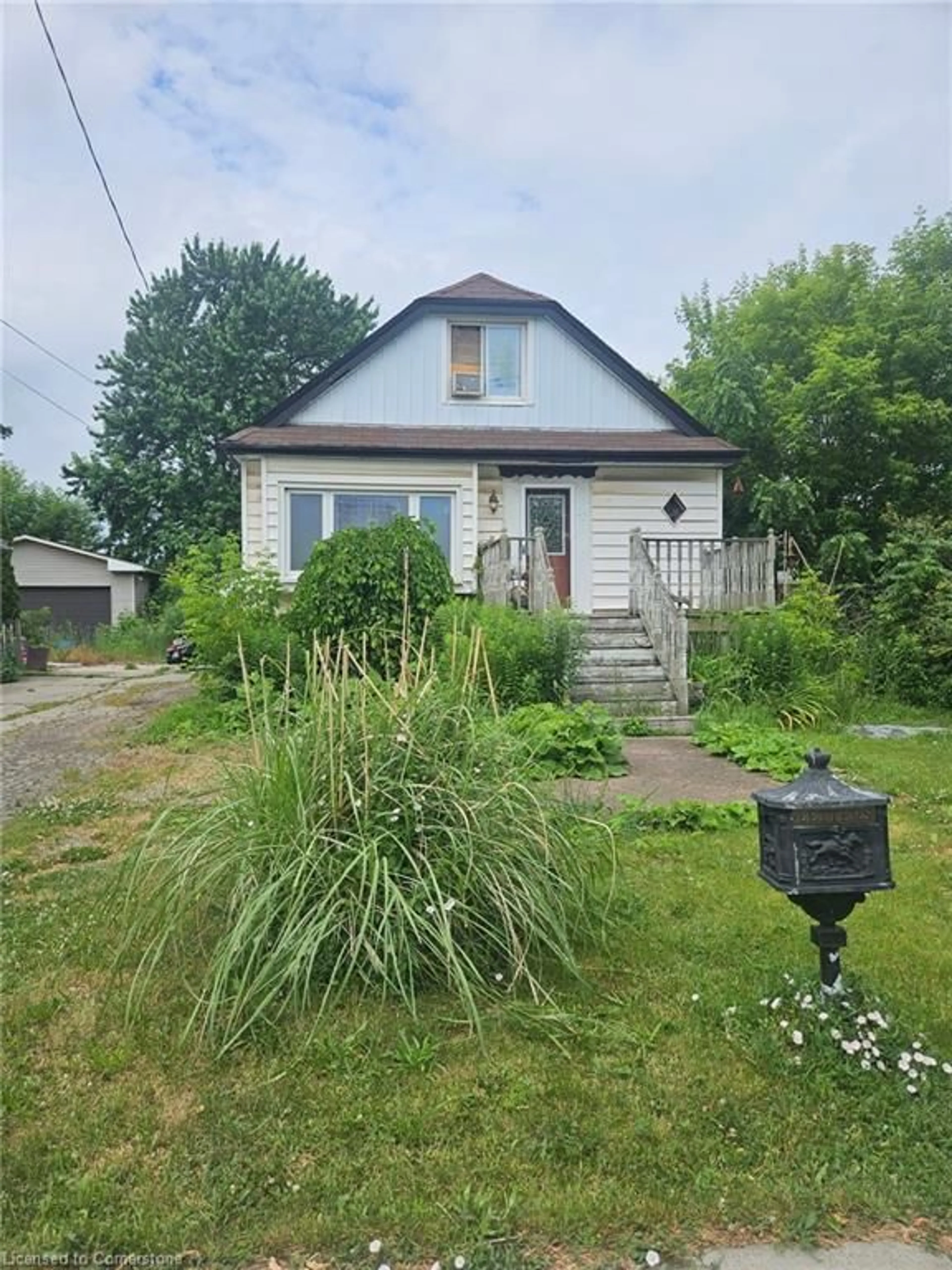 Unknown for 543 Waterloo St, Hamilton Ontario L8H 6V6