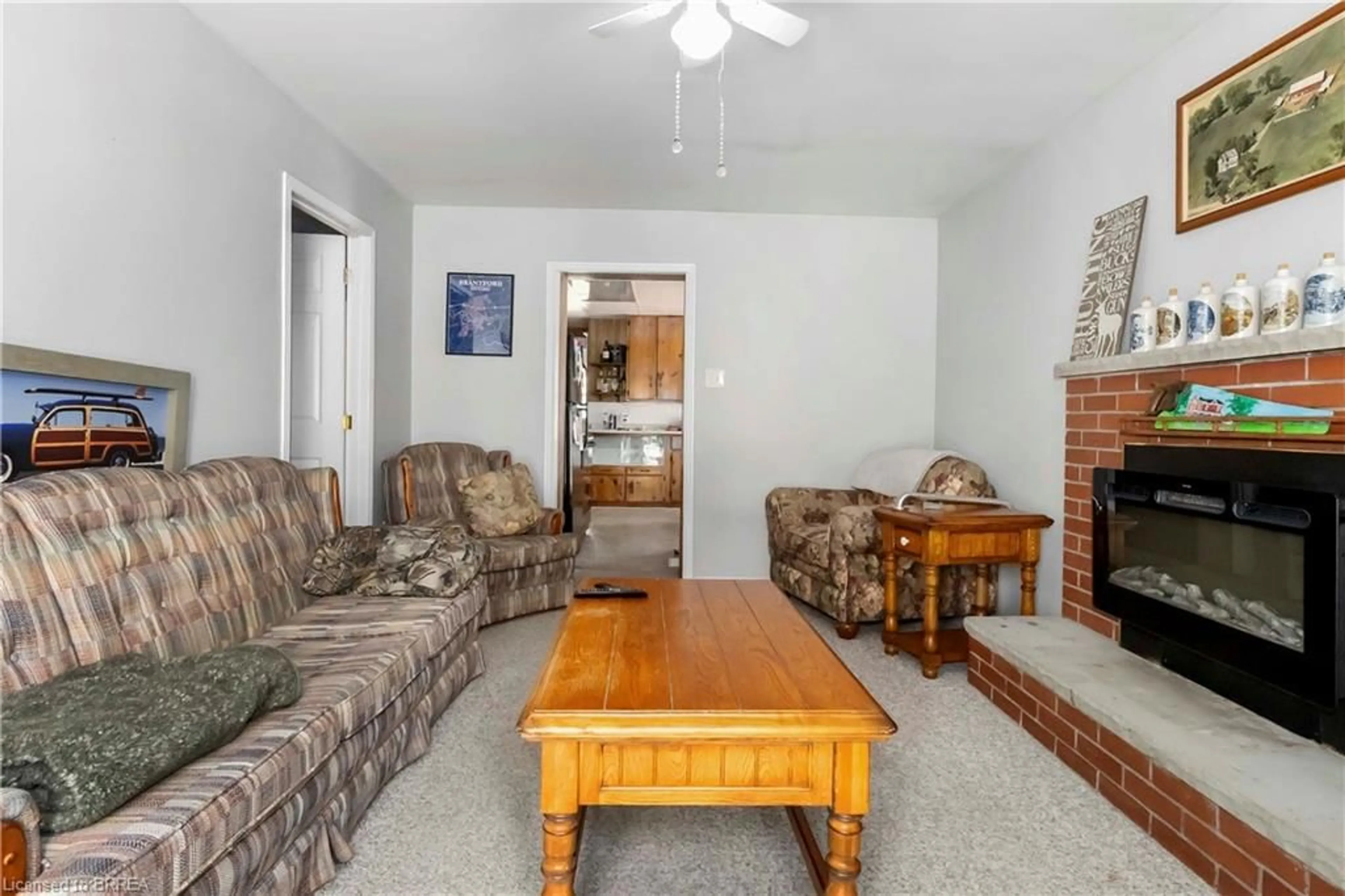 Living room with furniture, unknown for 99 Dundas St, Brantford Ontario N3R 1S4