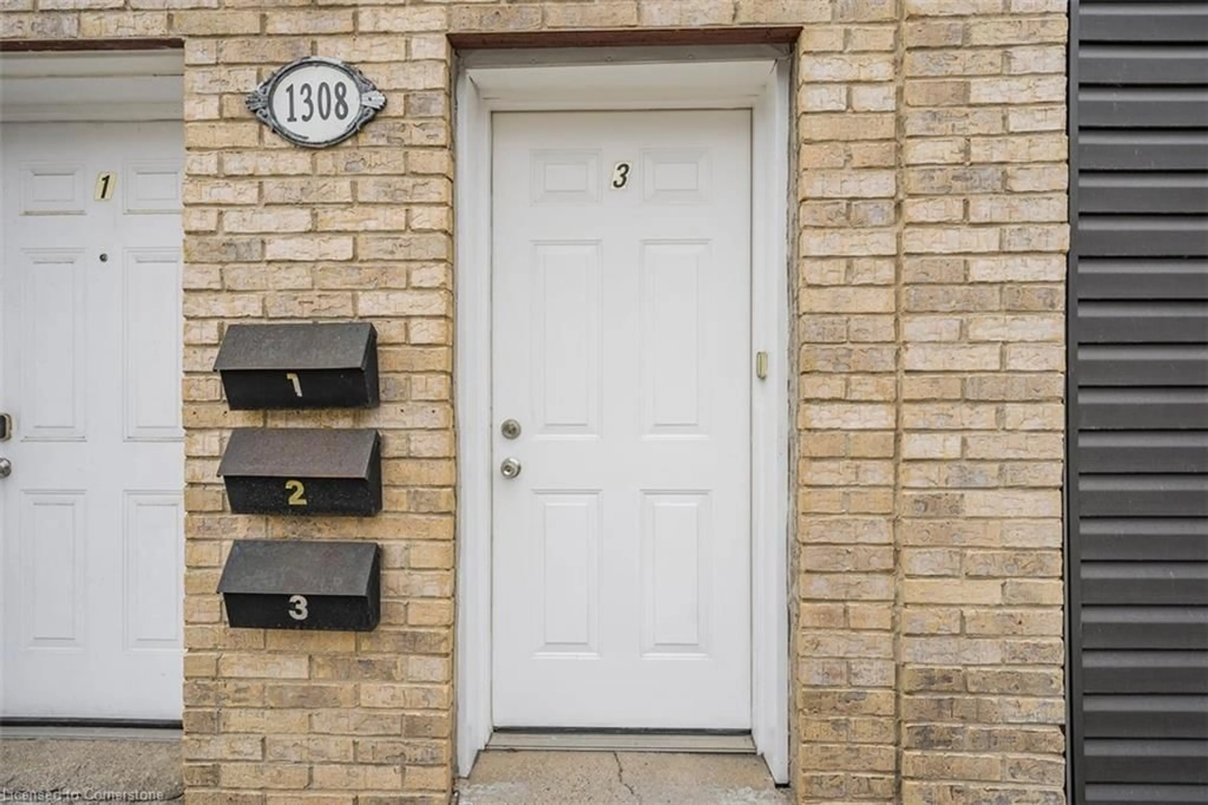 Unknown for 1308 King St, Cambridge Ontario N3H 3R1