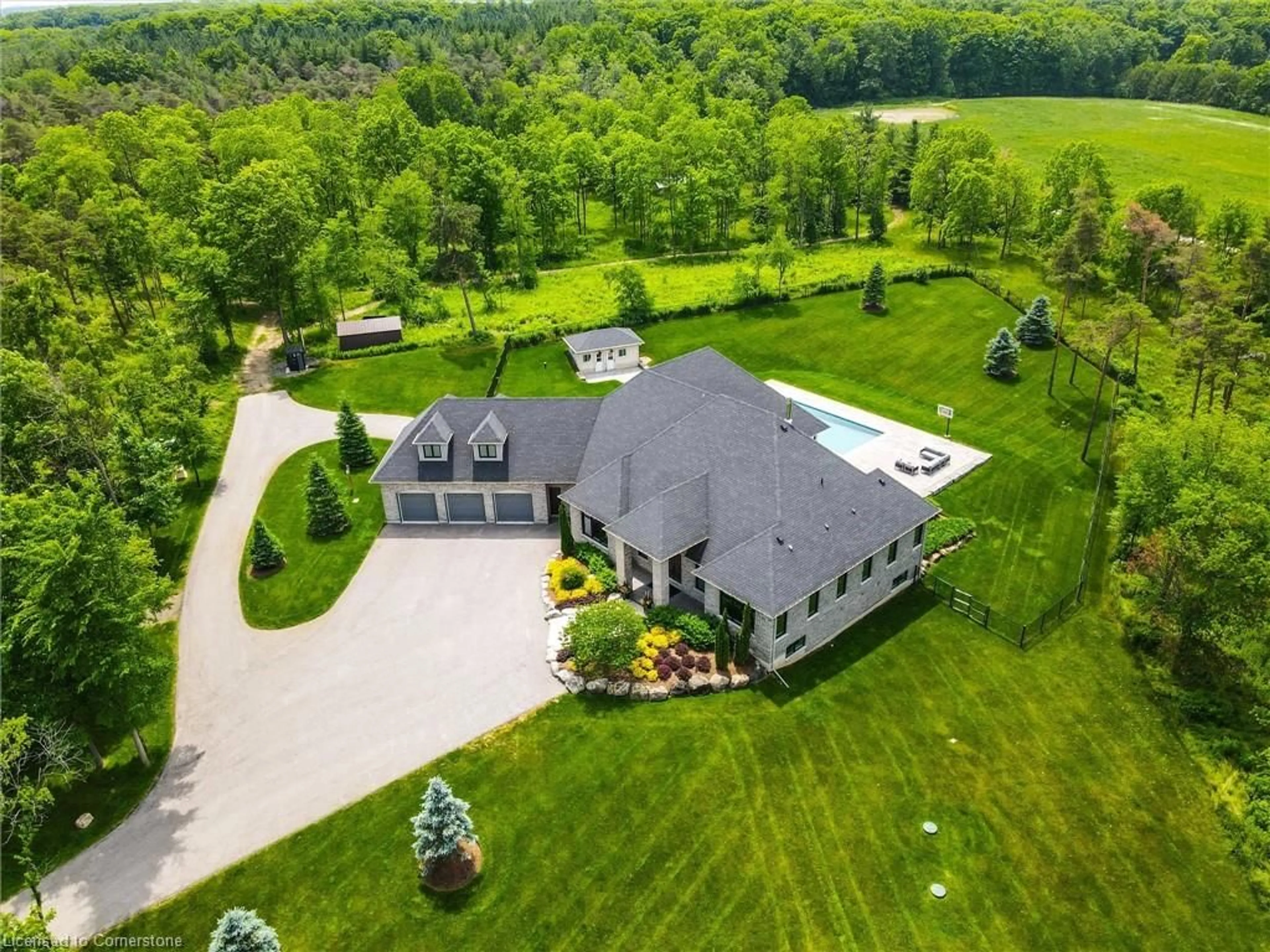 A pic from outside/outdoor area/front of a property/back of a property/a pic from drone, unknown for 6815 Wellington Rd 34, Cambridge Ontario N3C 2V4