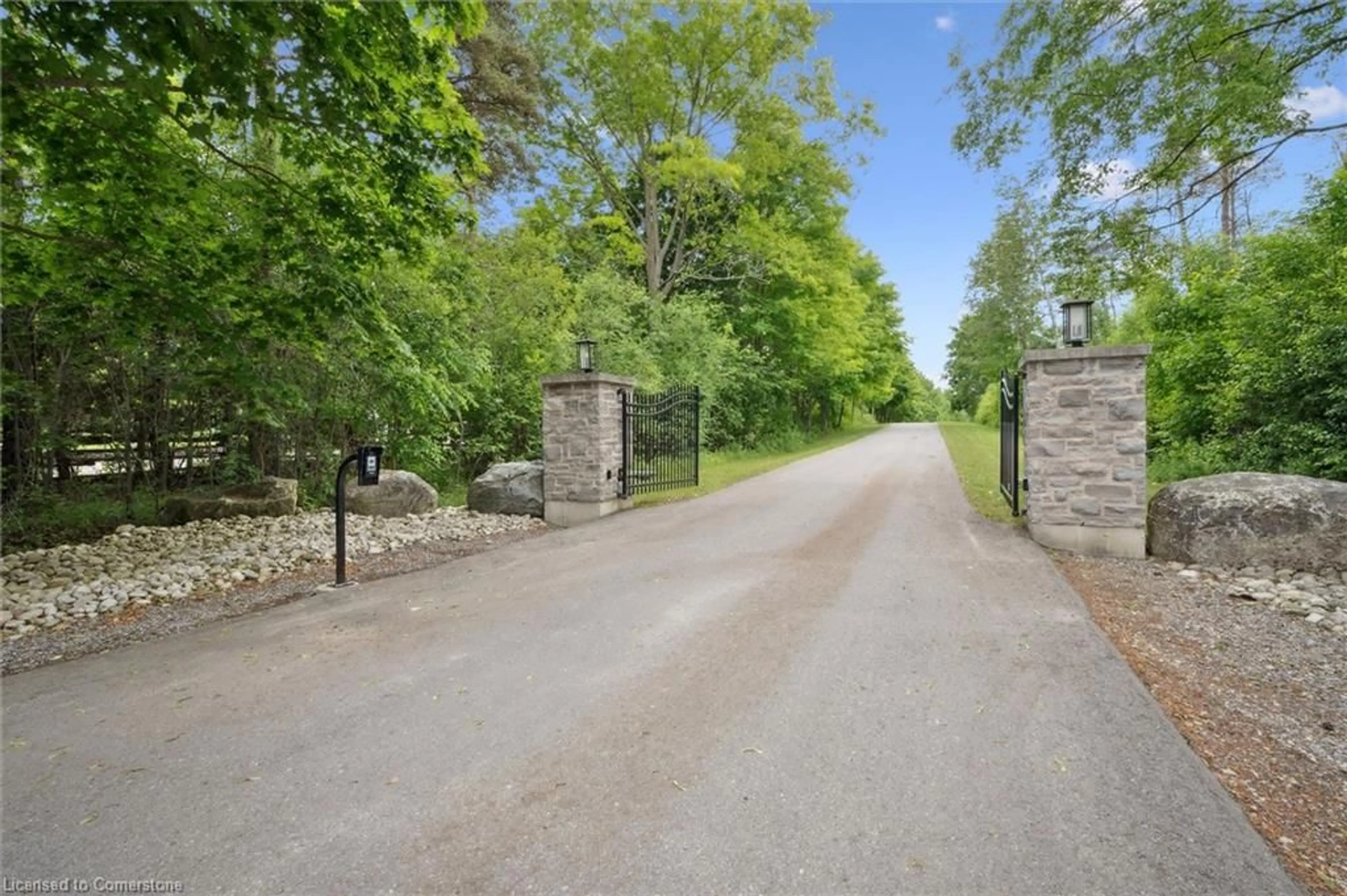 A pic from outside/outdoor area/front of a property/back of a property/a pic from drone, street for 6815 Wellington Rd 34, Cambridge Ontario N3C 2V4