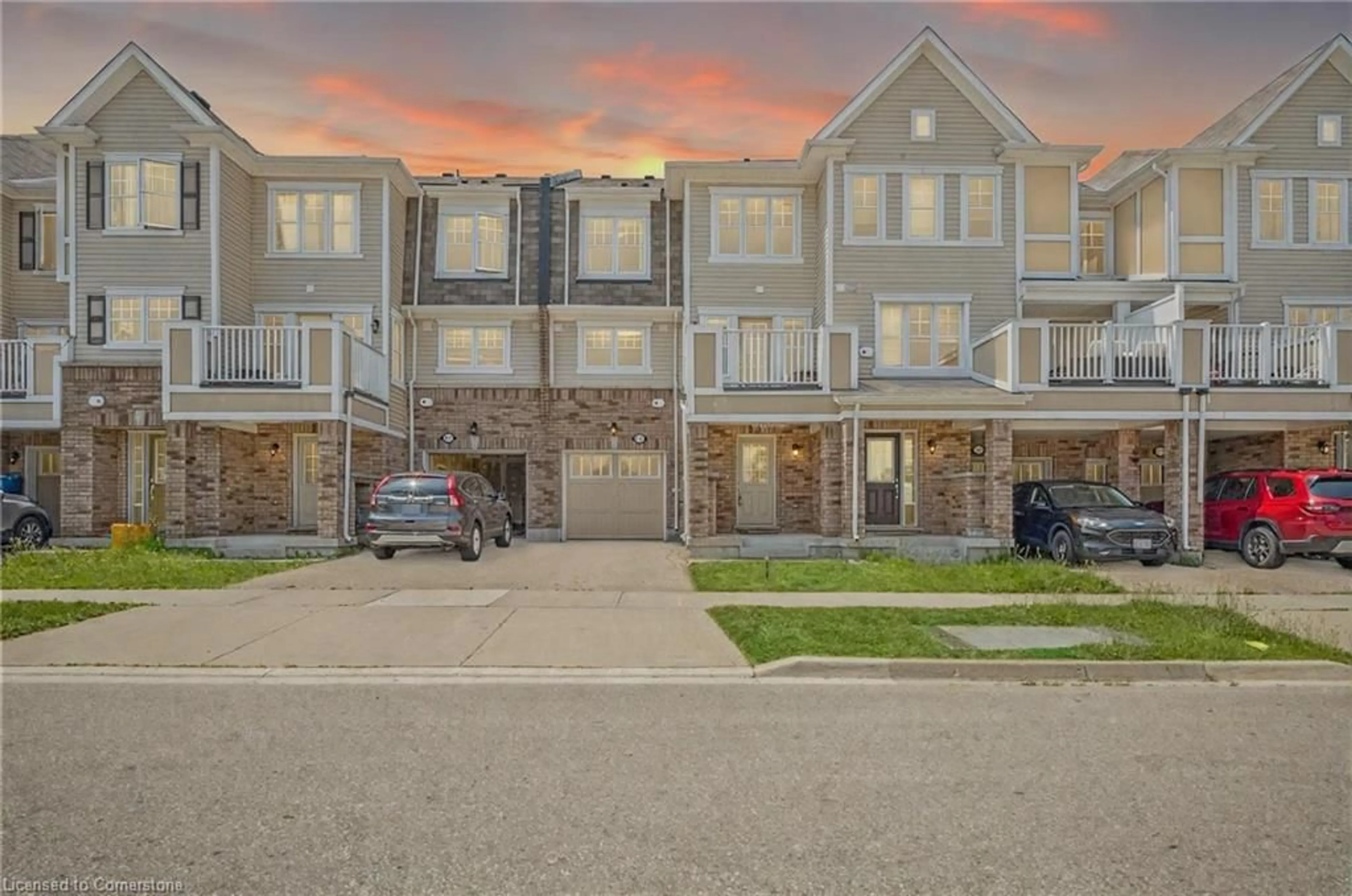 A pic from outside/outdoor area/front of a property/back of a property/a pic from drone, street for 113 Glenvista Dr, Kitchener Ontario N2R 0E3