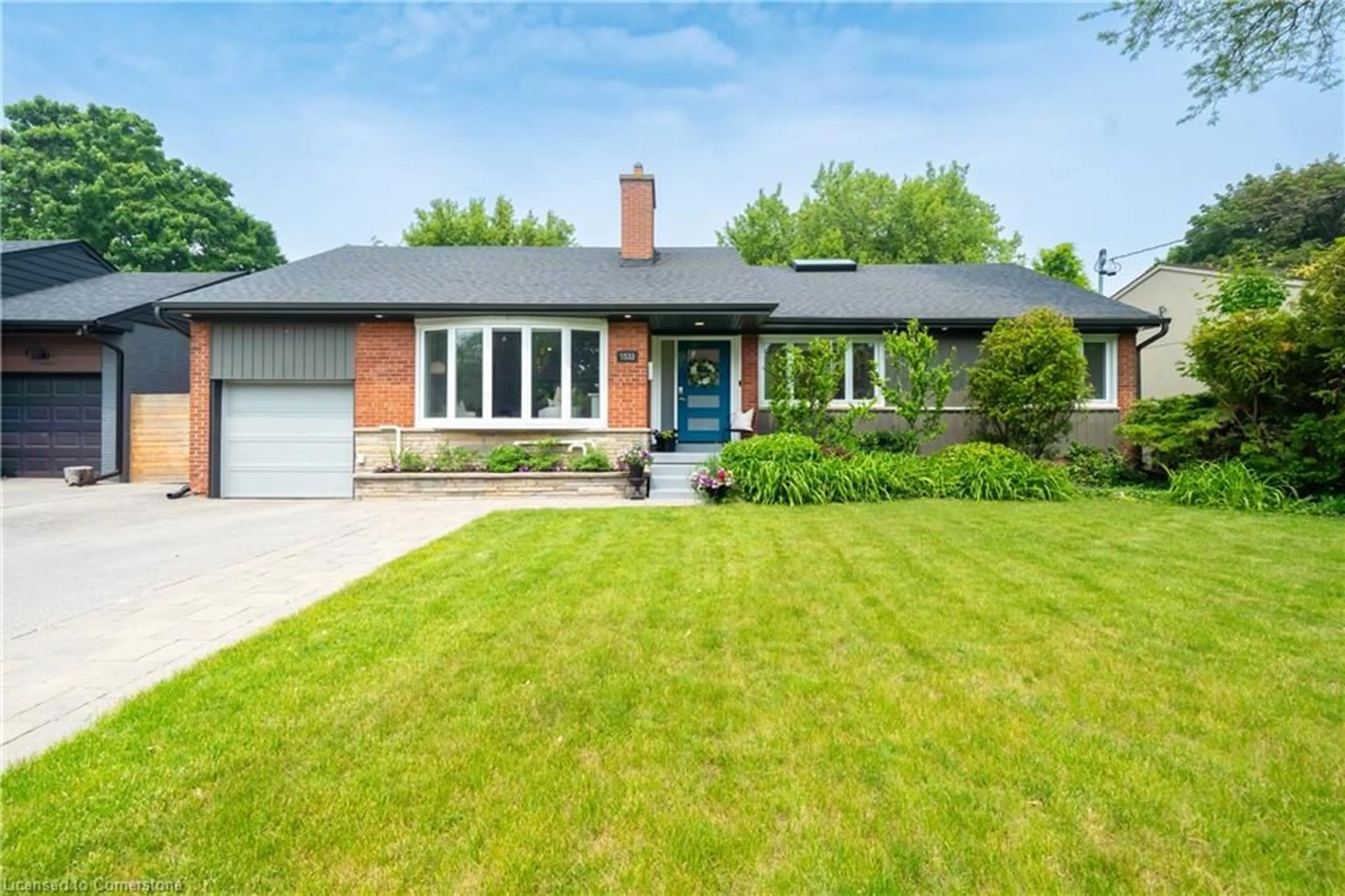 Home with brick exterior material, street for 1533 Rometown Dr, Mississauga Ontario L5E 2T8