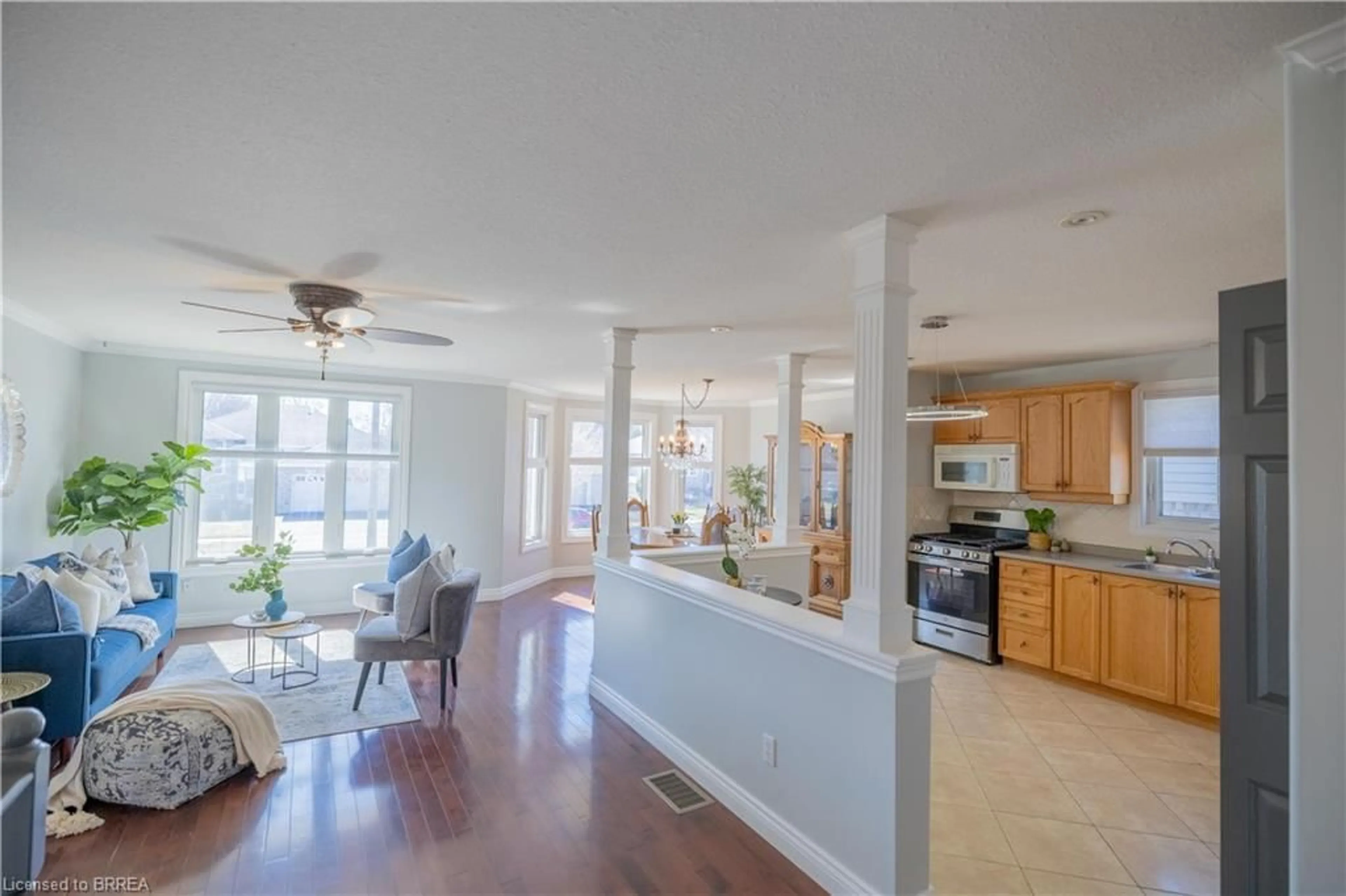 Open concept kitchen, ceramic/tile floor for 6 Mccormick Way, Brantford Ontario N3V 1E6