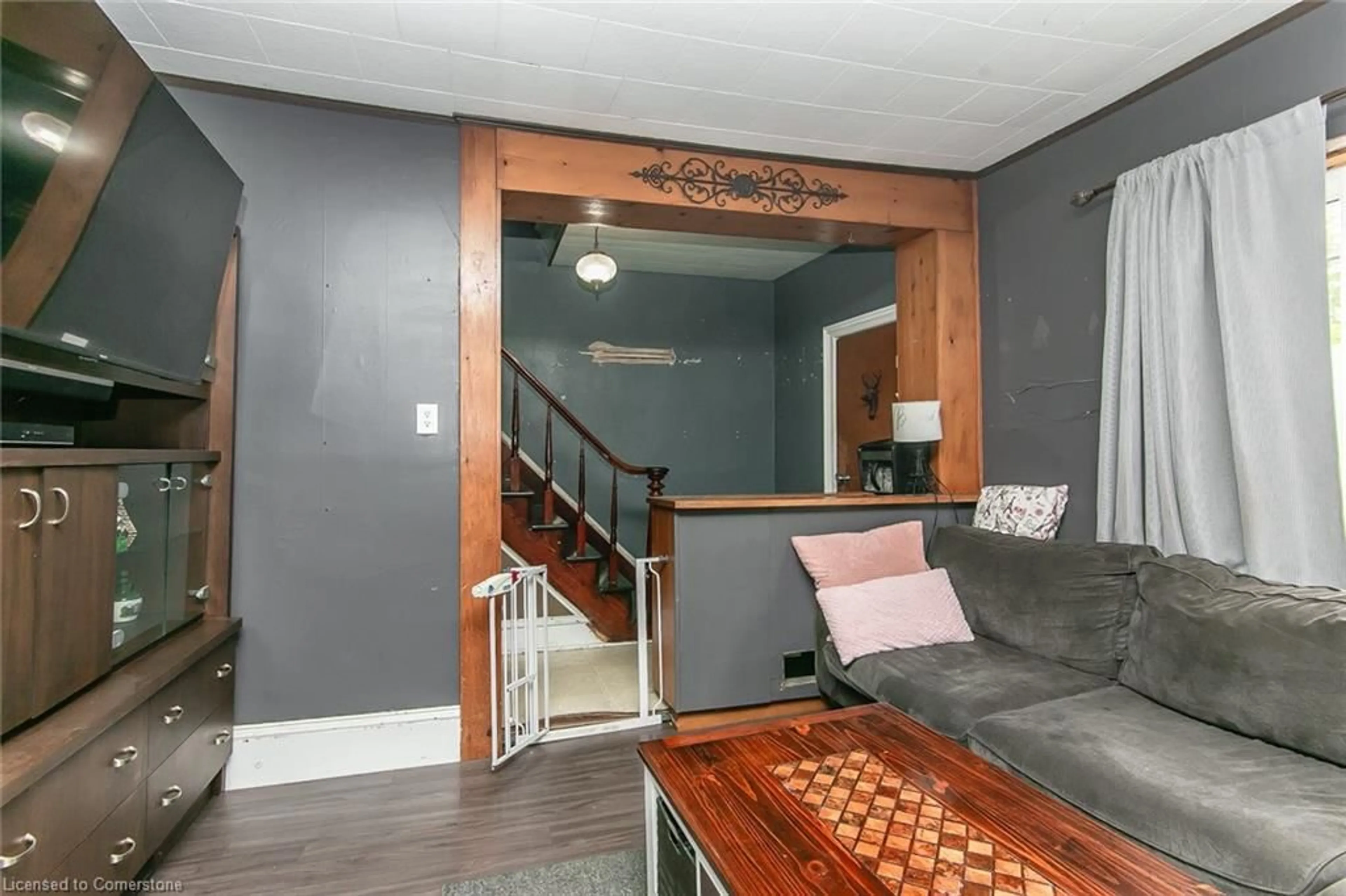 Indoor entryway for 1459 Bridge St, New Dundee Ontario N0B 2E0