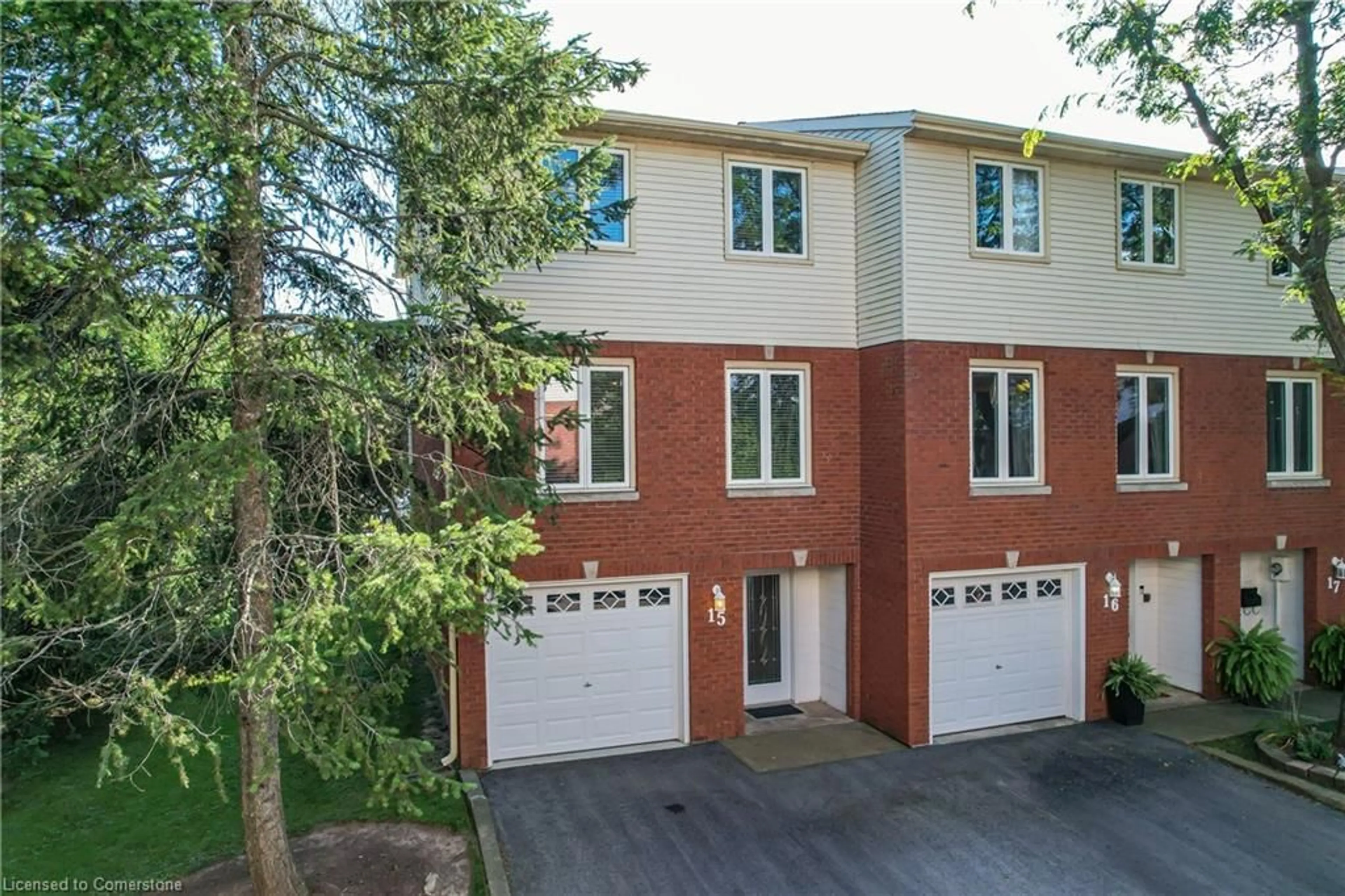 Home with brick exterior material, street for 130 Livingston Ave #15, Grimsby Ontario L3M 4W5
