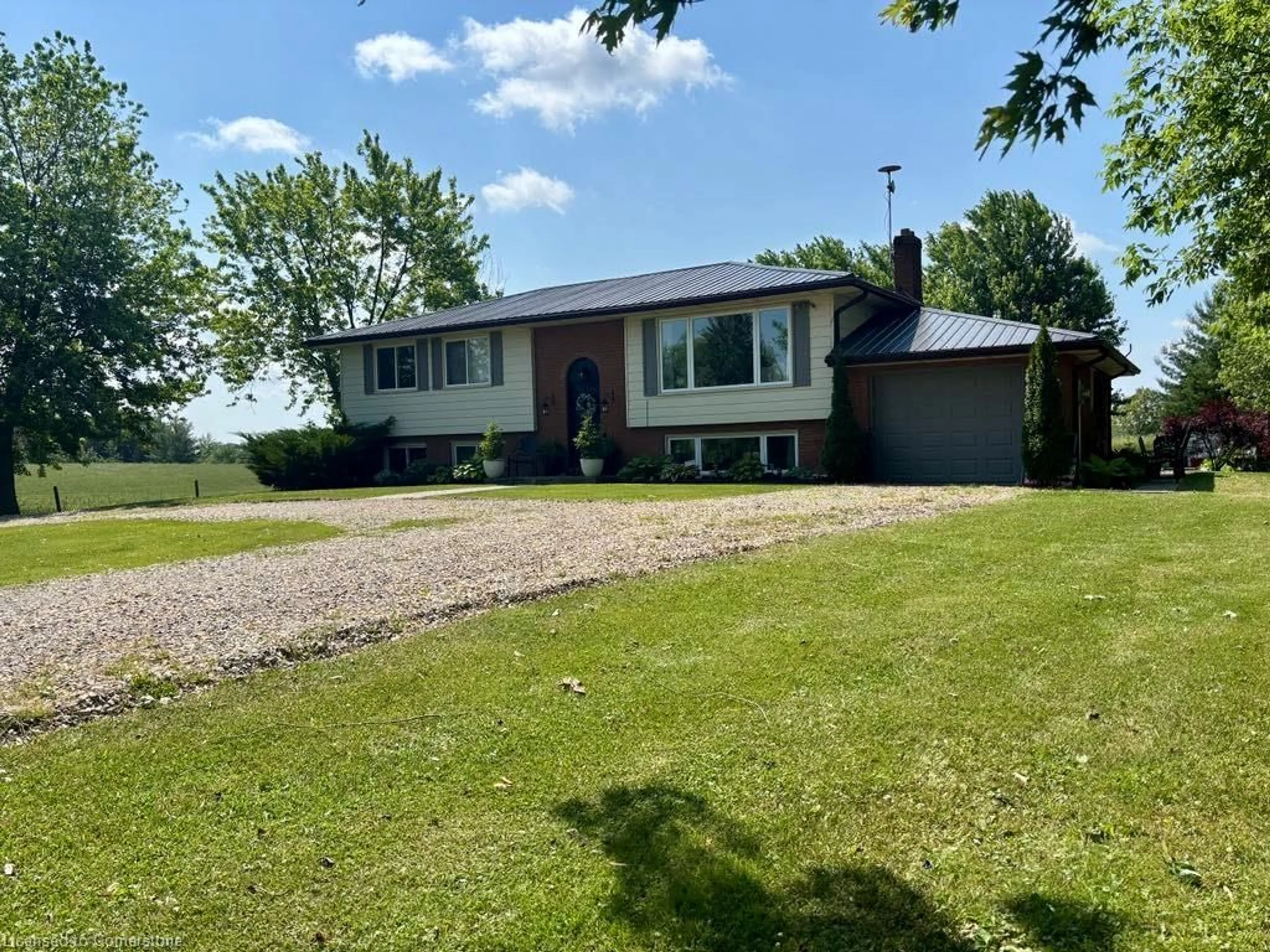 A pic from outside/outdoor area/front of a property/back of a property/a pic from drone, unknown for 7761 Canborough Rd, Dunnville Ontario N1A 2W1
