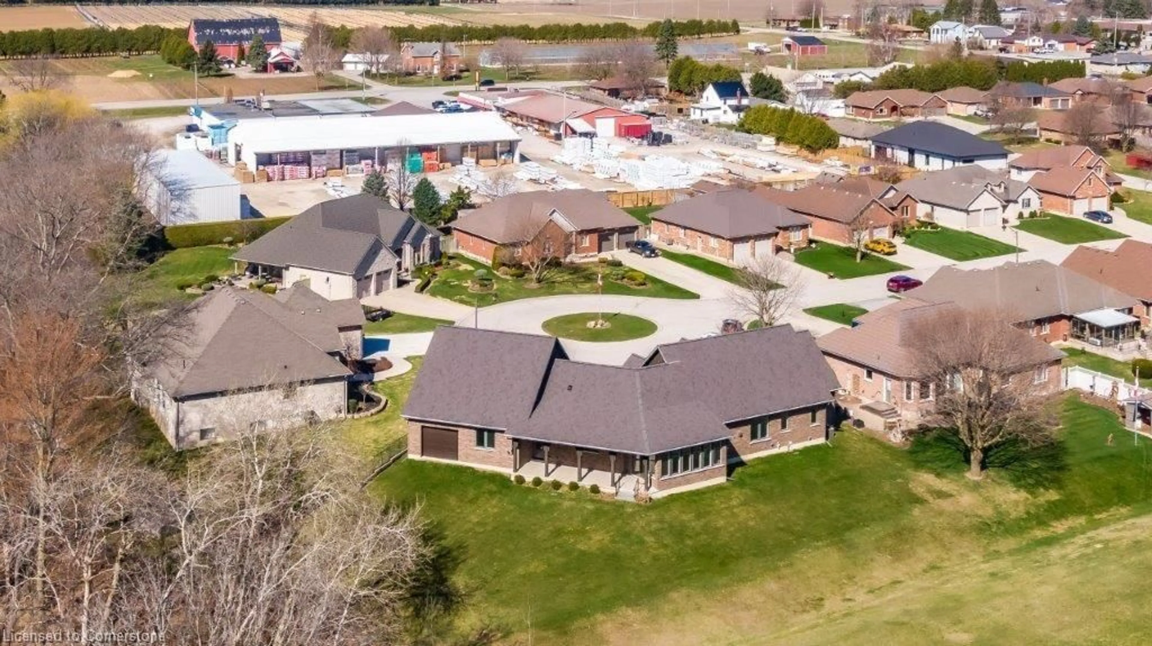 A pic from outside/outdoor area/front of a property/back of a property/a pic from drone, unknown for 35 Viola Crt, Delhi Ontario N4B 3C9