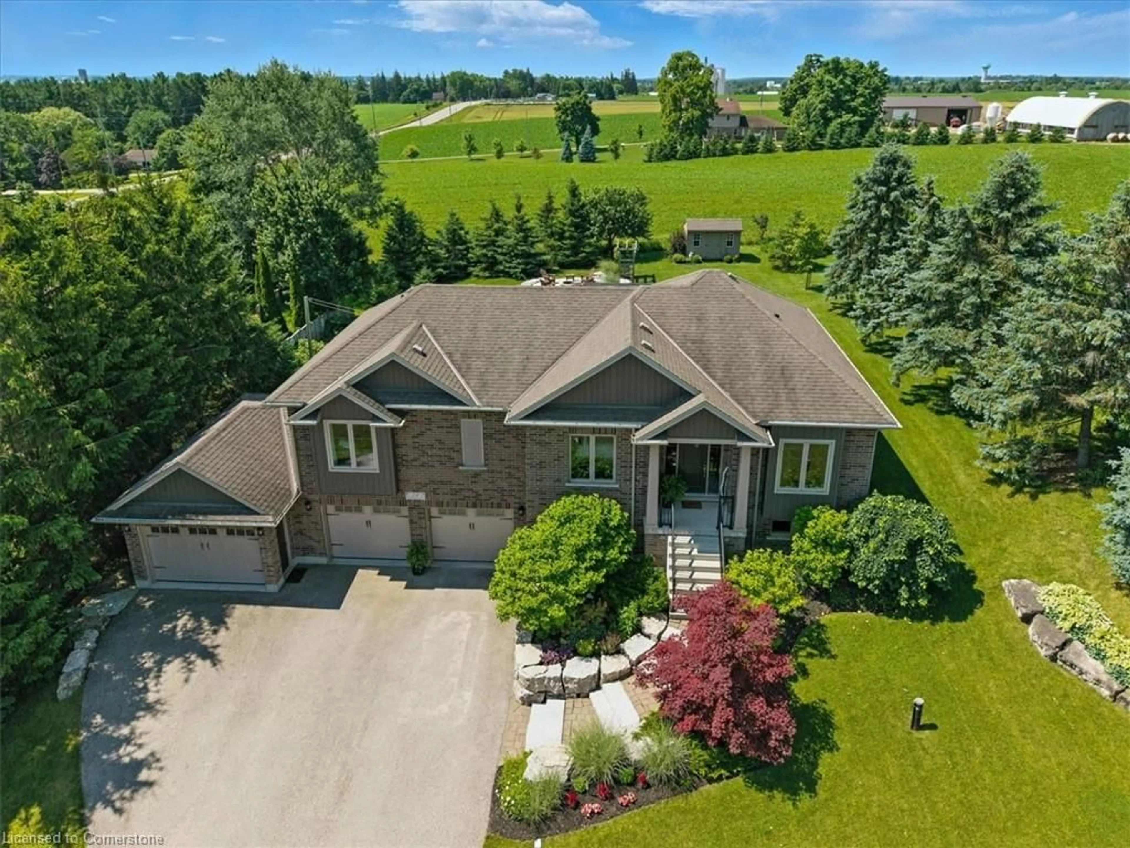 A pic from outside/outdoor area/front of a property/back of a property/a pic from drone, unknown for 14 Highview St, Alma Ontario N0B 1A0