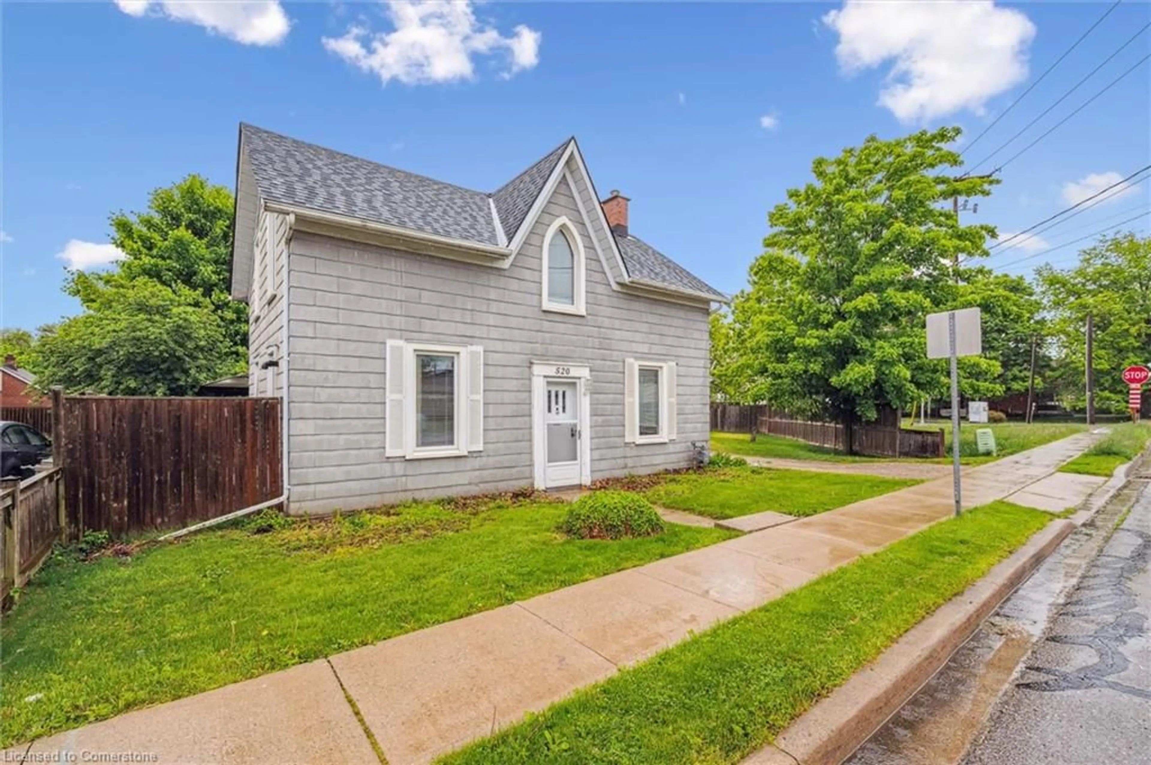 Home with vinyl exterior material, street for 520 Laurel St, Cambridge Ontario N3H 3Z2