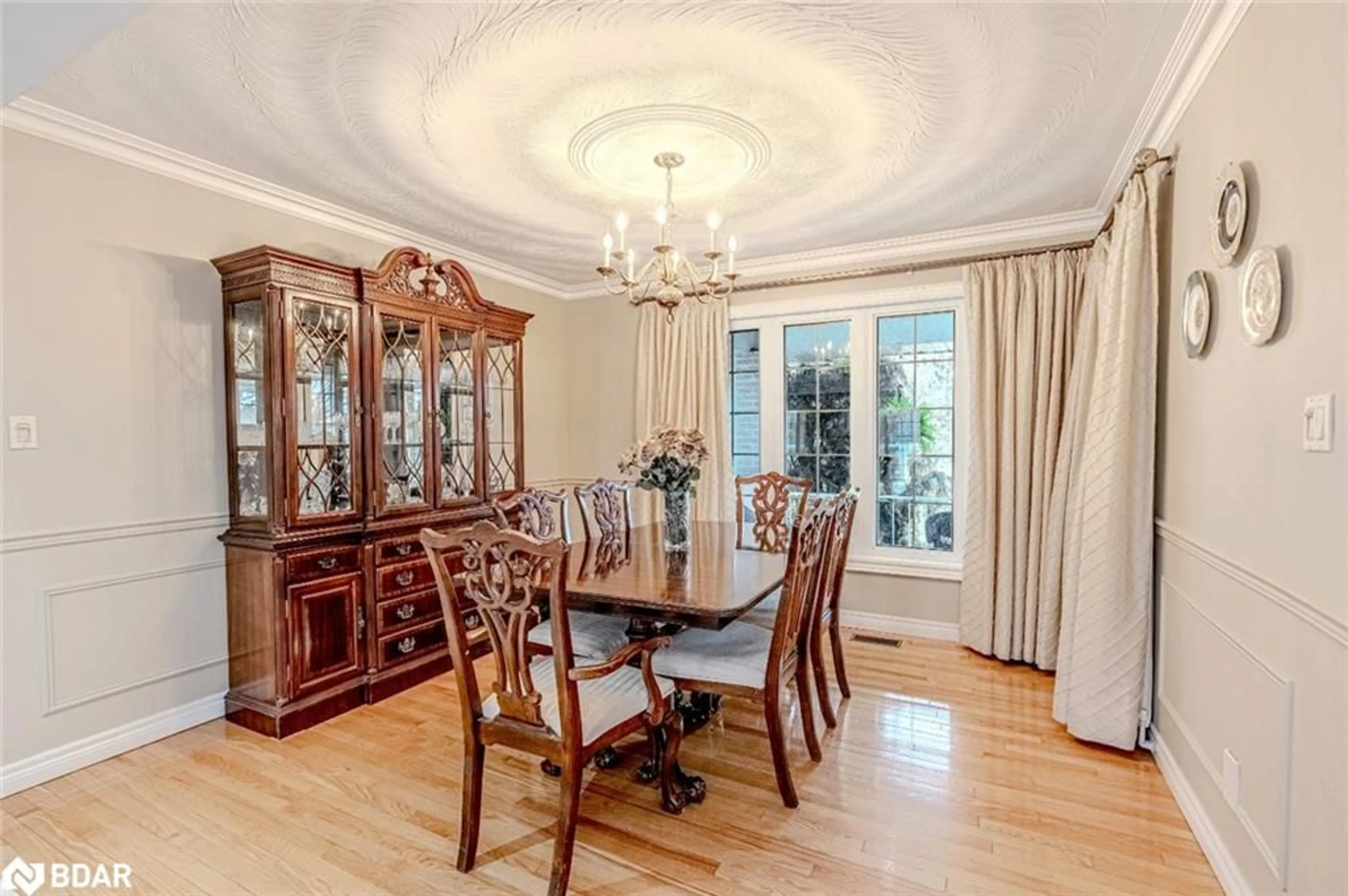 Dining room, wood/laminate floor for 1331 Flos Rd 3, Springwater Ontario L0L 2K0