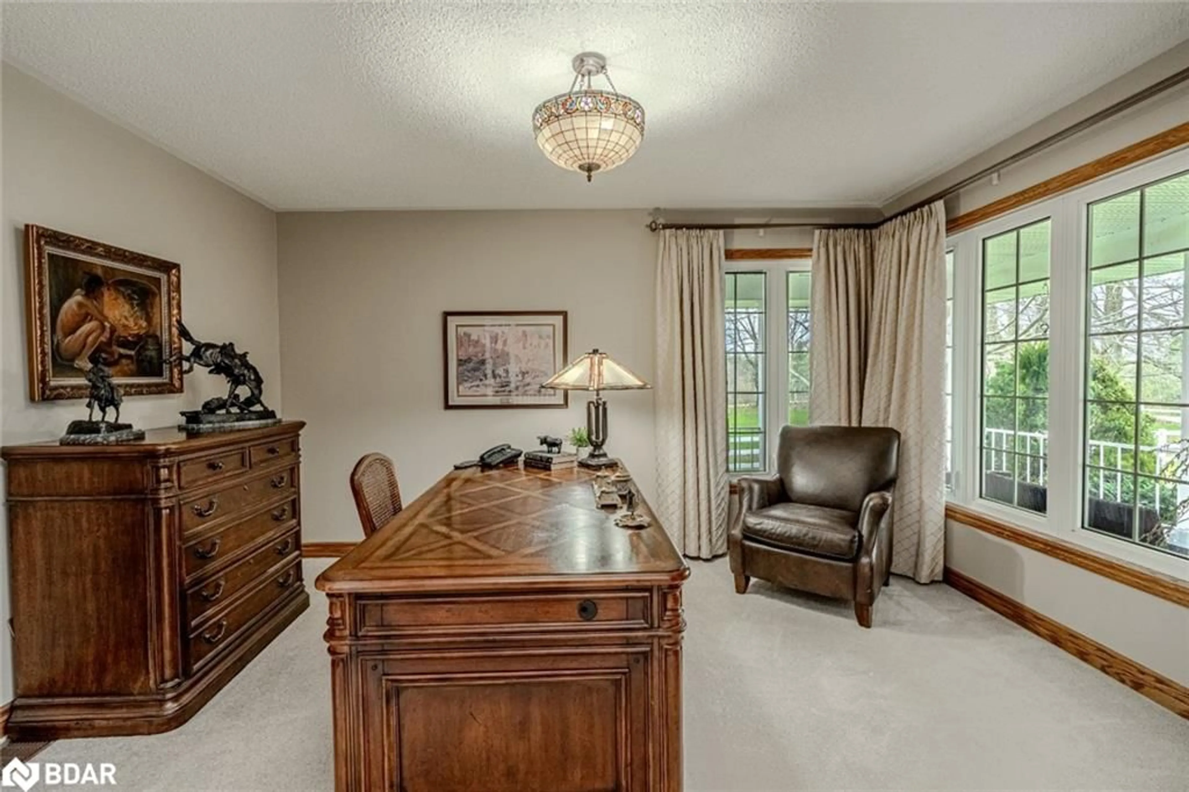 A pic of a room for 1331 Flos Rd 3, Springwater Ontario L0L 2K0