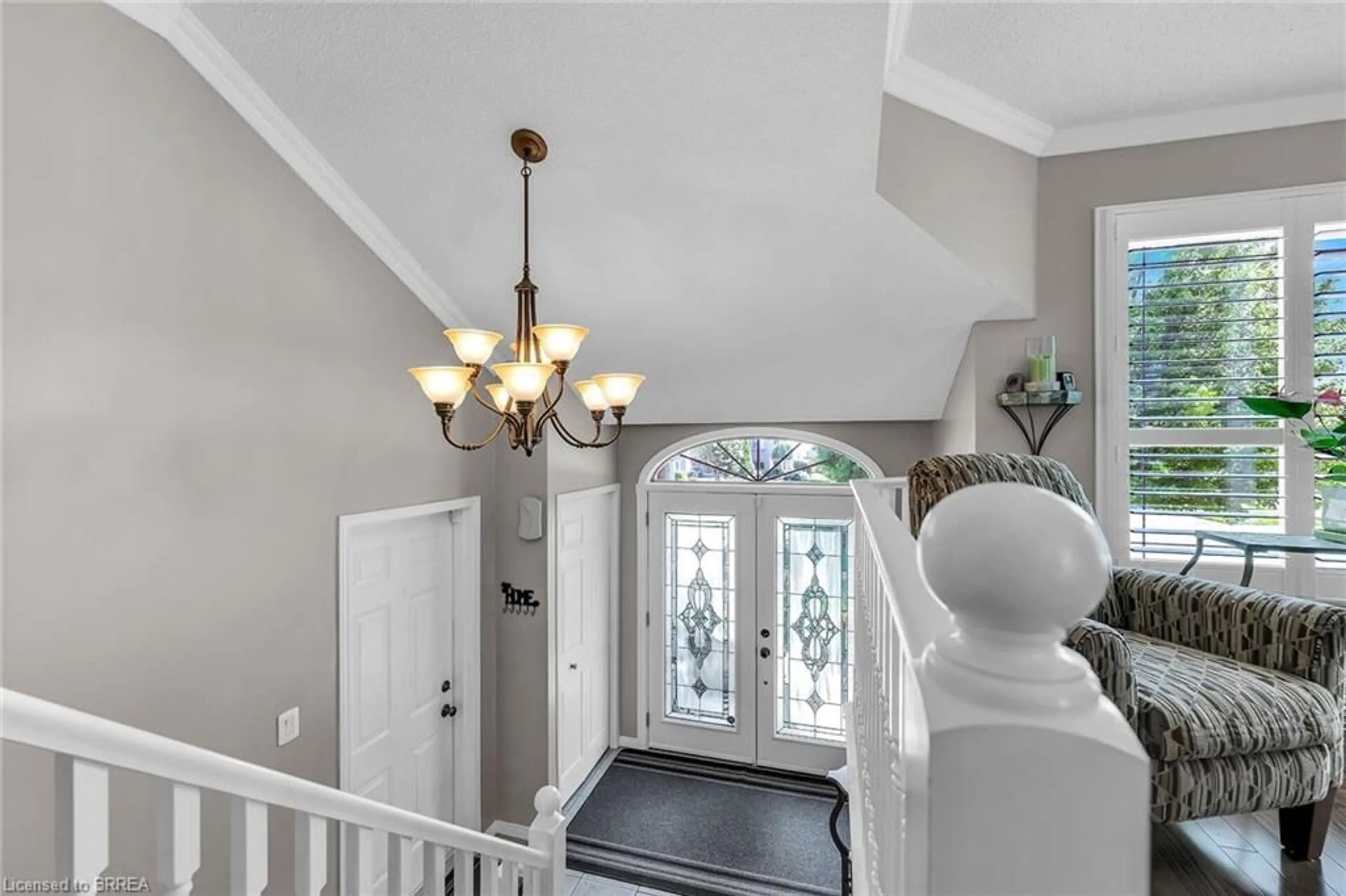 Indoor entryway for 163 Olivetree Rd, Brantford Ontario N3R 7Z5