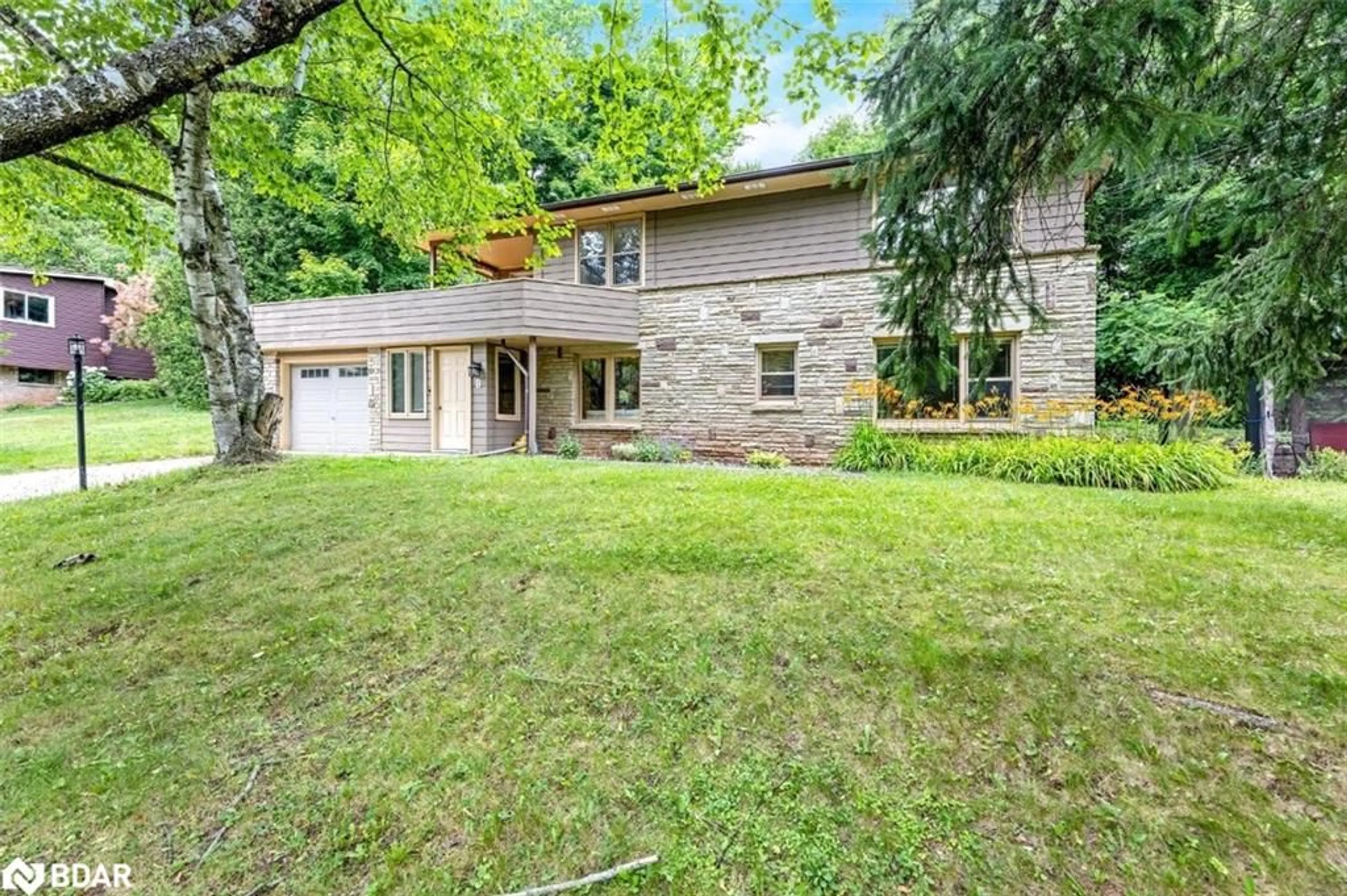 A pic from outside/outdoor area/front of a property/back of a property/a pic from drone, street for 8 Ann St, Georgetown Ontario L7G 2V2
