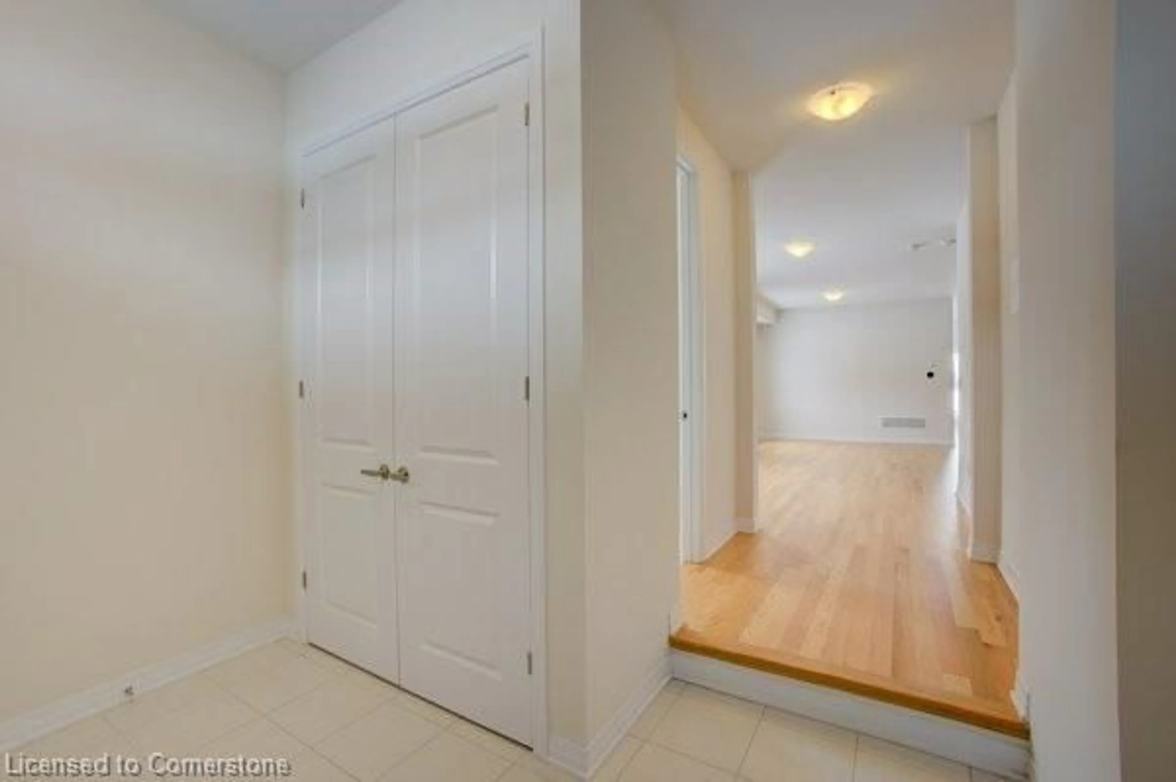 Indoor entryway for 161 Raftis St, Arthur Ontario N0G 1A0