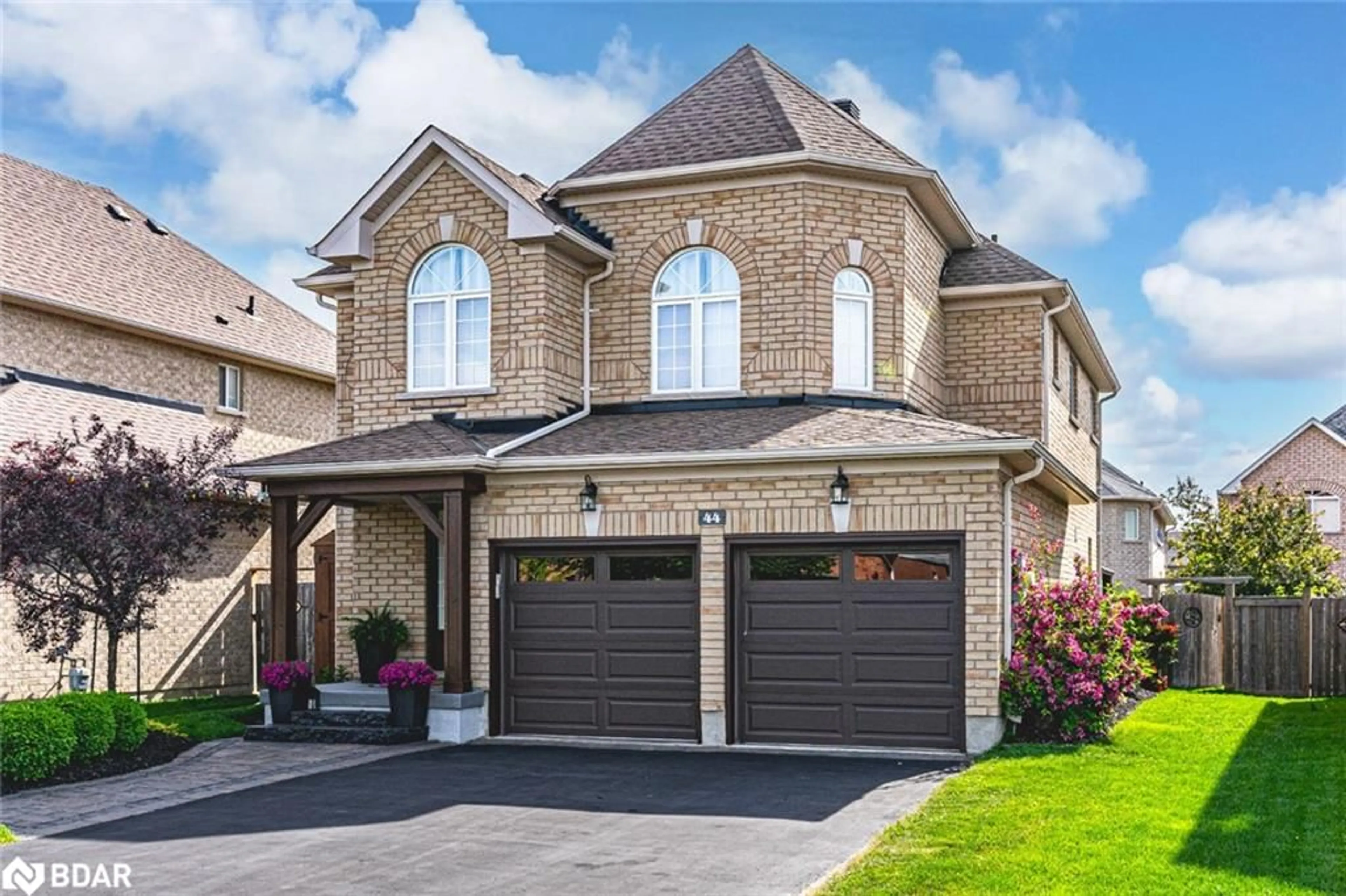 Home with brick exterior material, street for 44 Tudor Cres, Barrie Ontario L4M 0A8