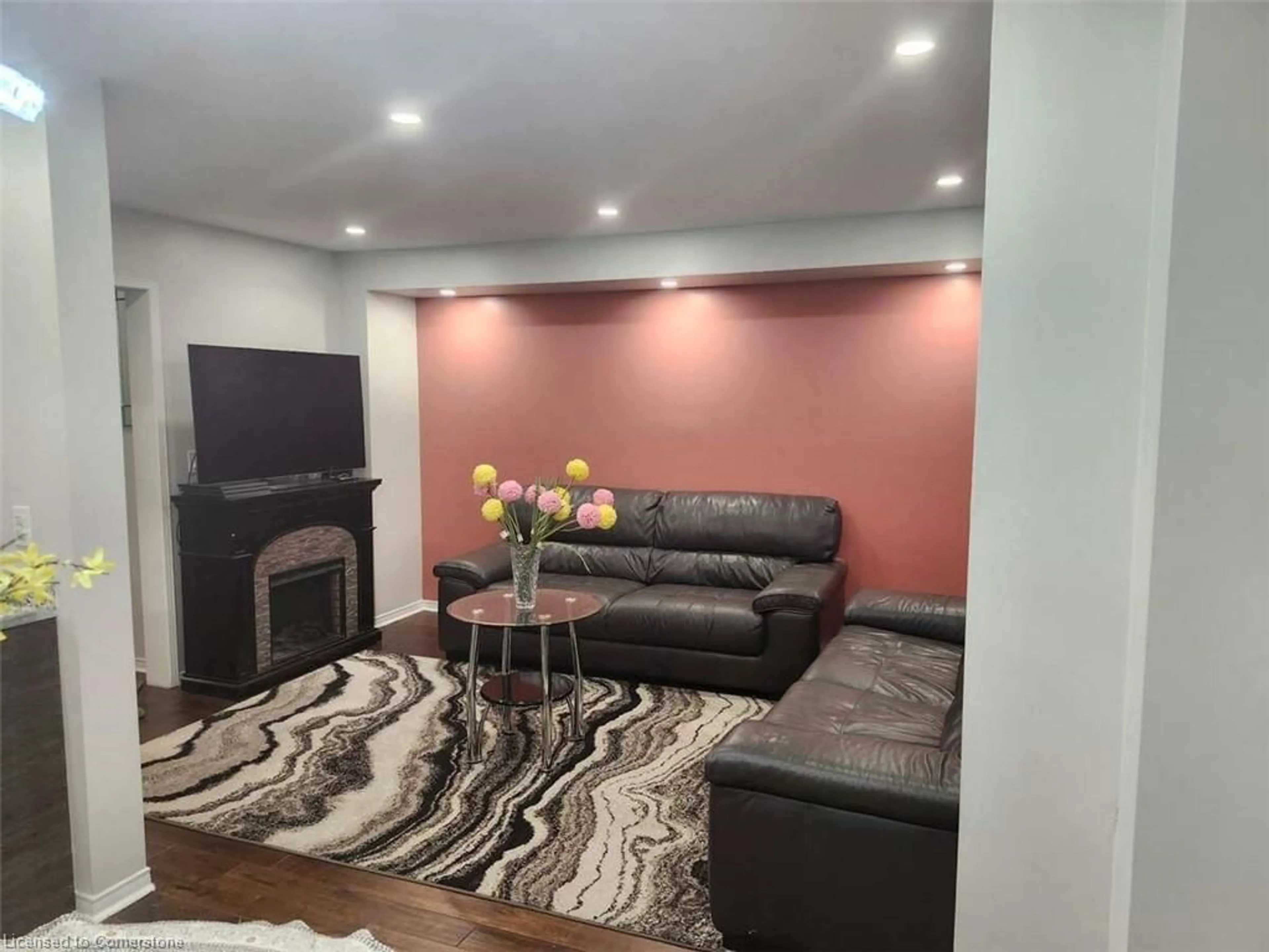 Living room with furniture, unknown for 3366 Mikalda Rd, Burlington Ontario L7M 0K9