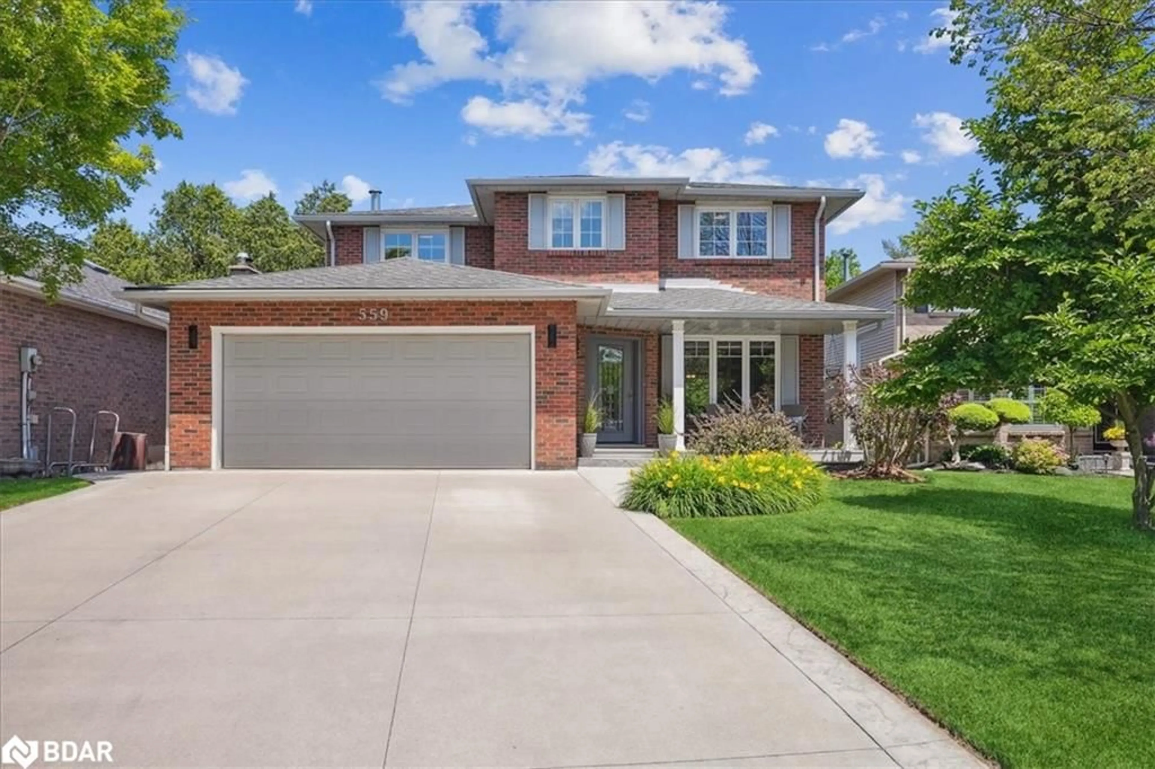 Home with brick exterior material, street for 559 Wallace St, Burlington Ontario L7S 1Z8